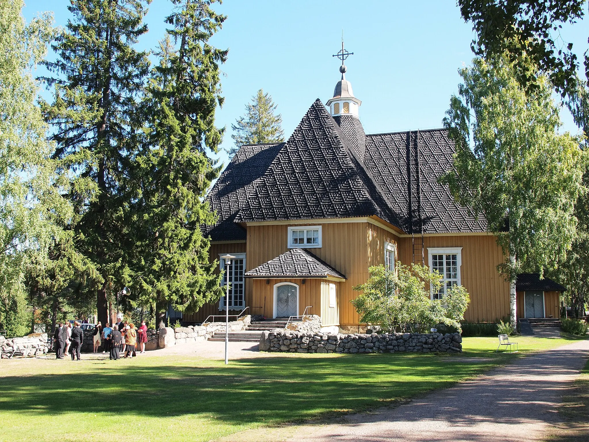 Photo showing: Lemi Church is one of the most significant wooden churches in Finland. It was built in 1786 under the supervision of Juhana Salonen, a famed church builder of his time.