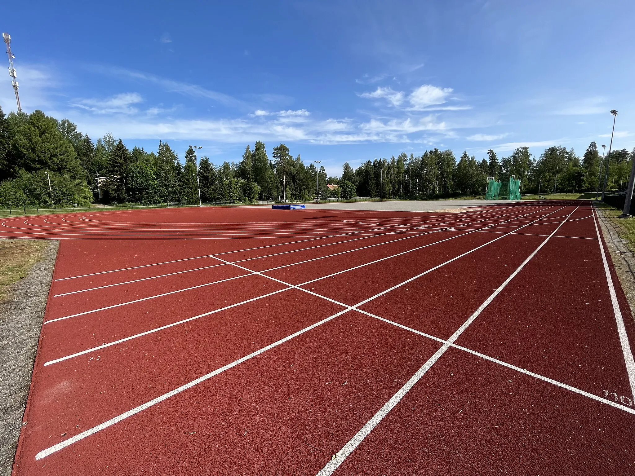 Photo showing: Lopen kirkonkylän yleisurheilukenttä, Urheilutie 1, Loppi
