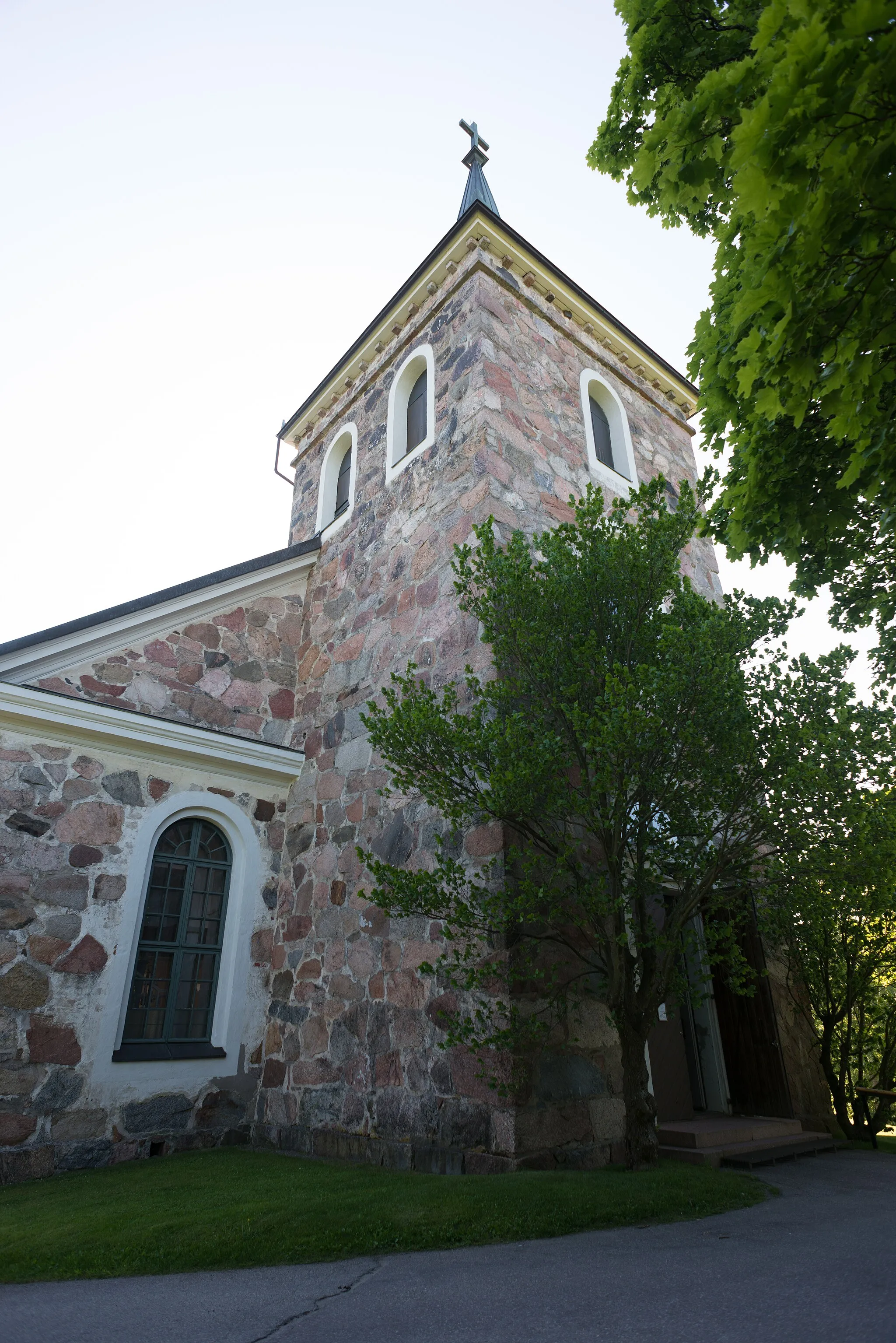 Photo showing: Uskelan kirkko Salossa