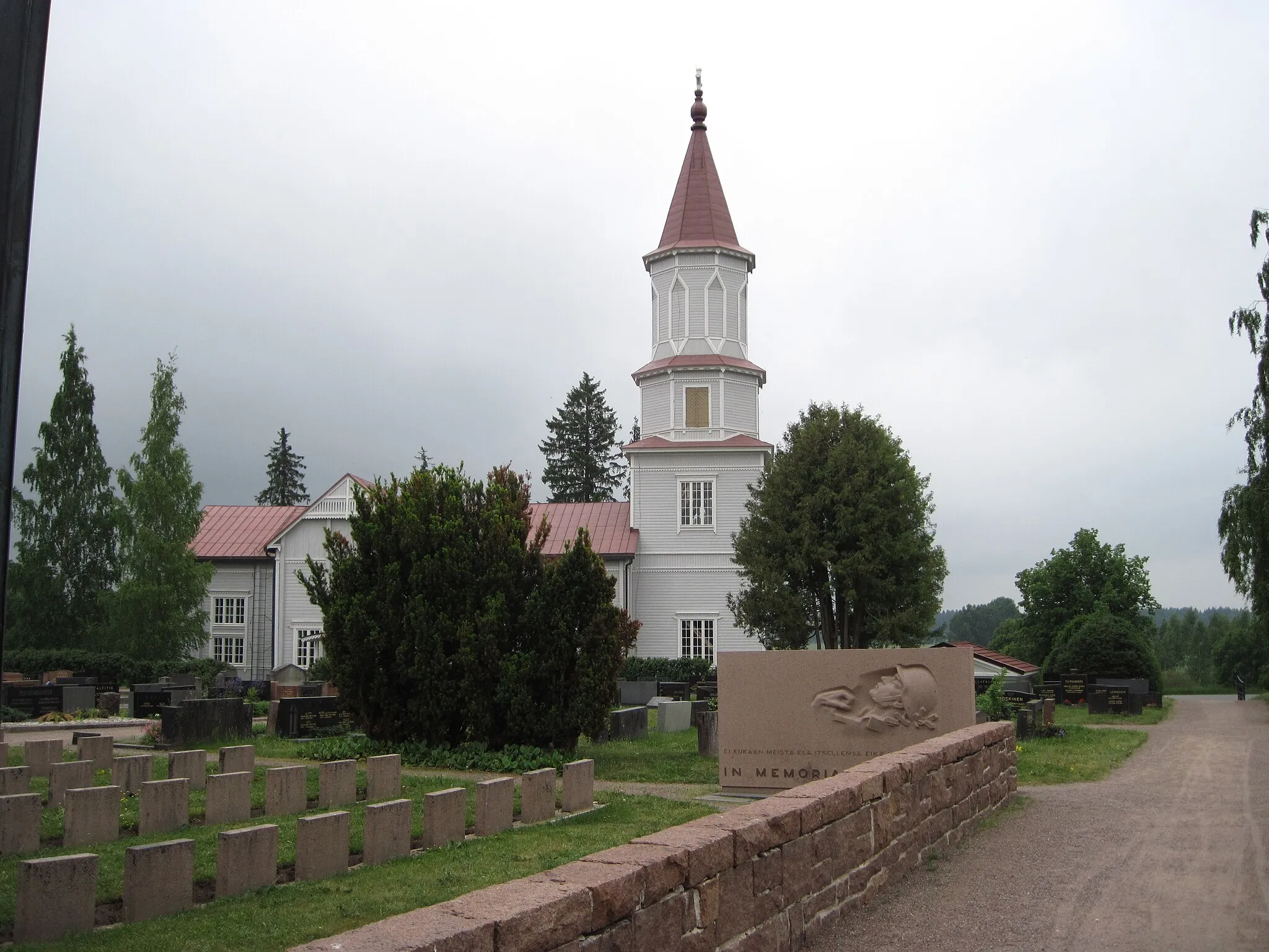 Photo showing: Military cemetary at church in Mellilä, Finland