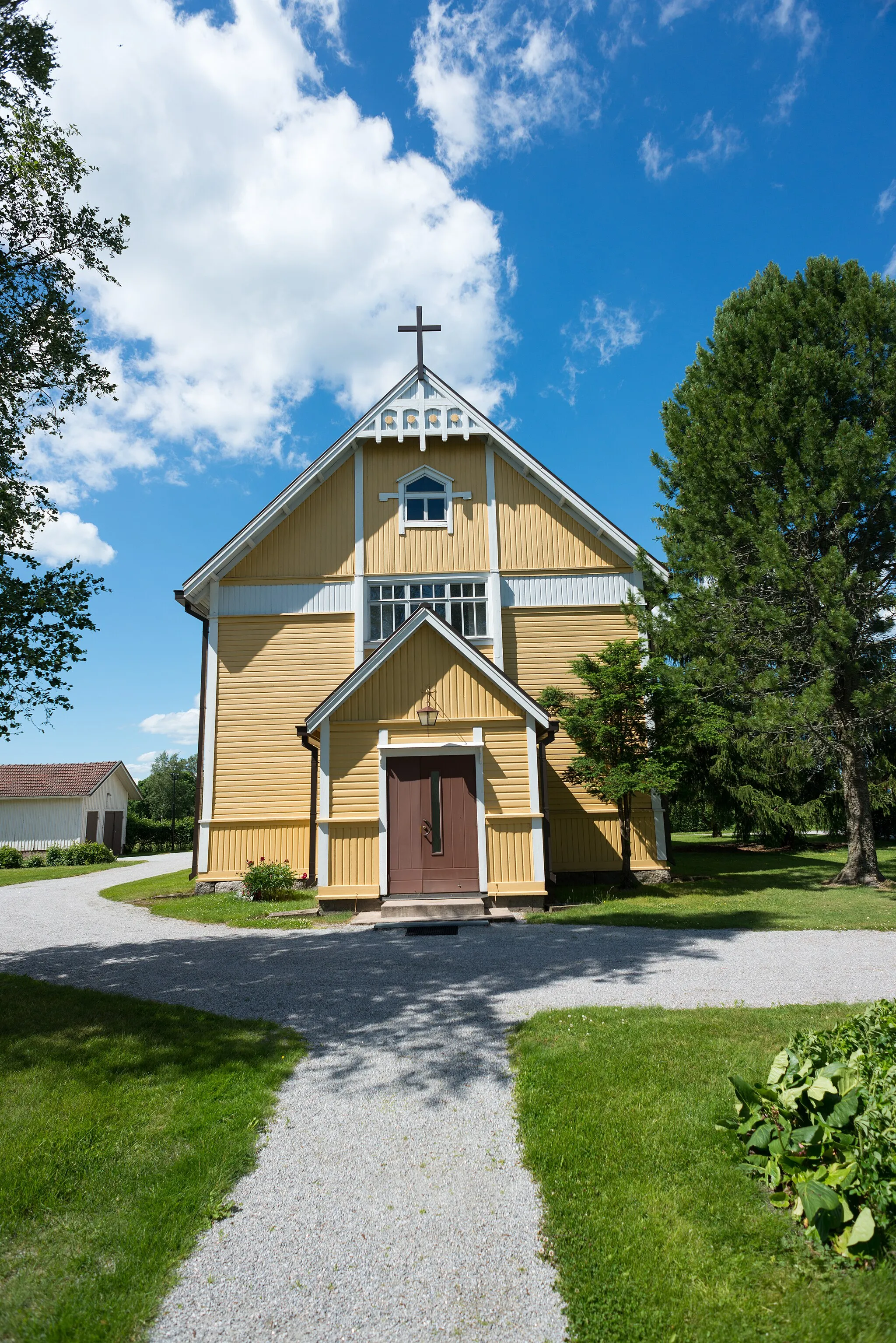 Photo showing: Wooden Vaskio Church in northern Halikko, Finland. It's been built in 1908