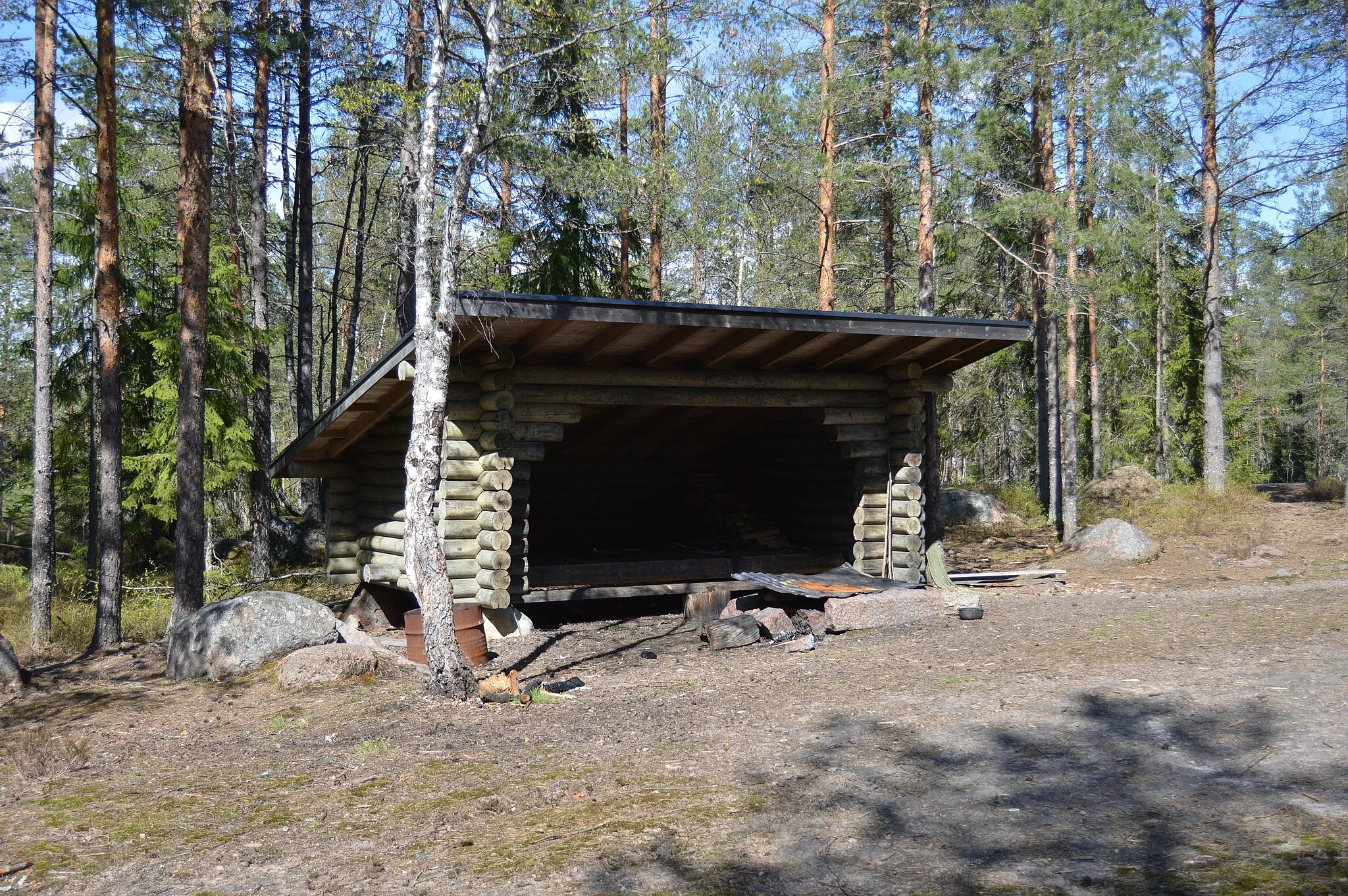 Photo showing: Suurvuoren laavu Haminan Reitkallissa