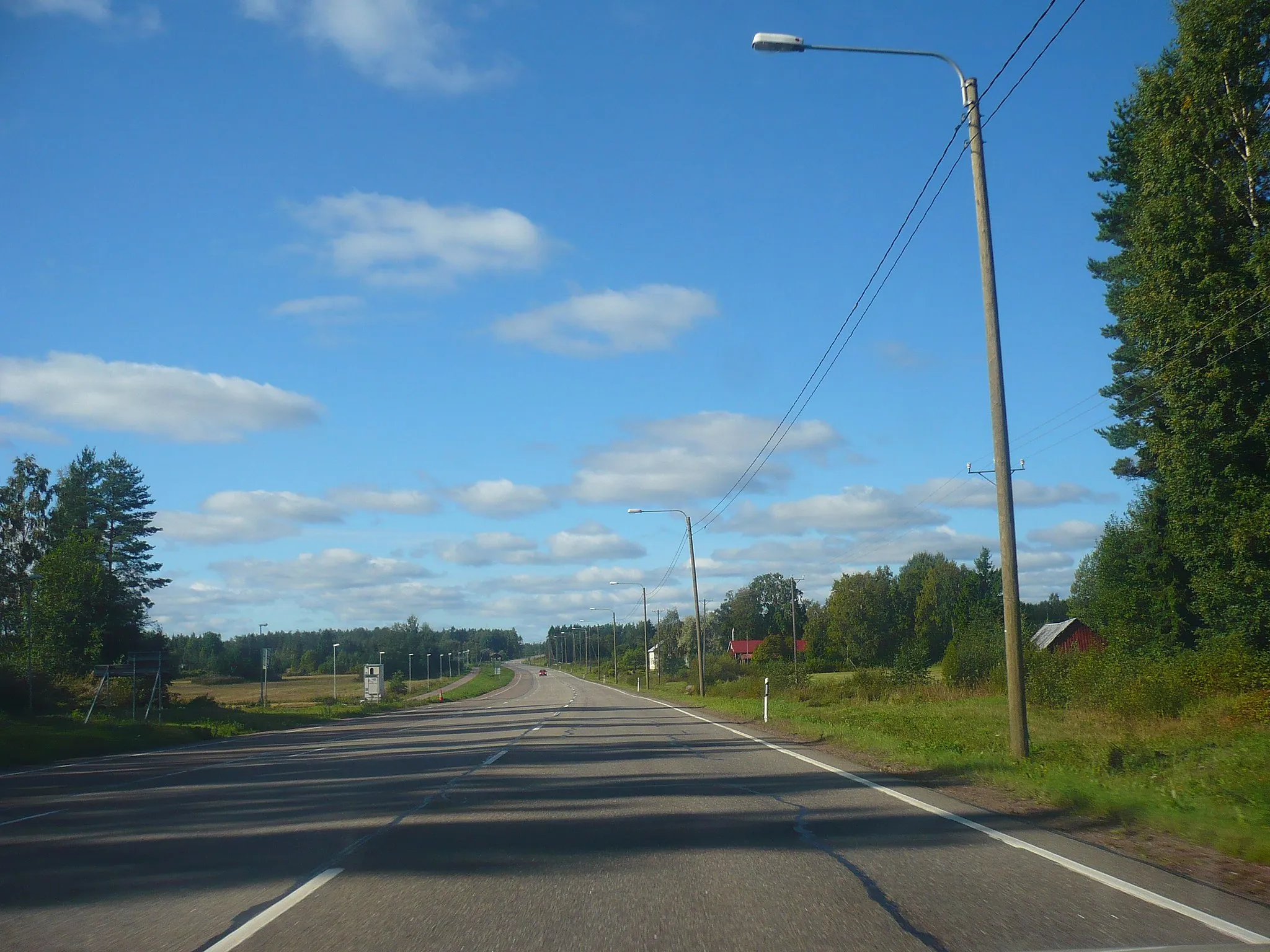 Photo showing: National road 170 (formerly part of National road 7) in Virolahti, Finland.