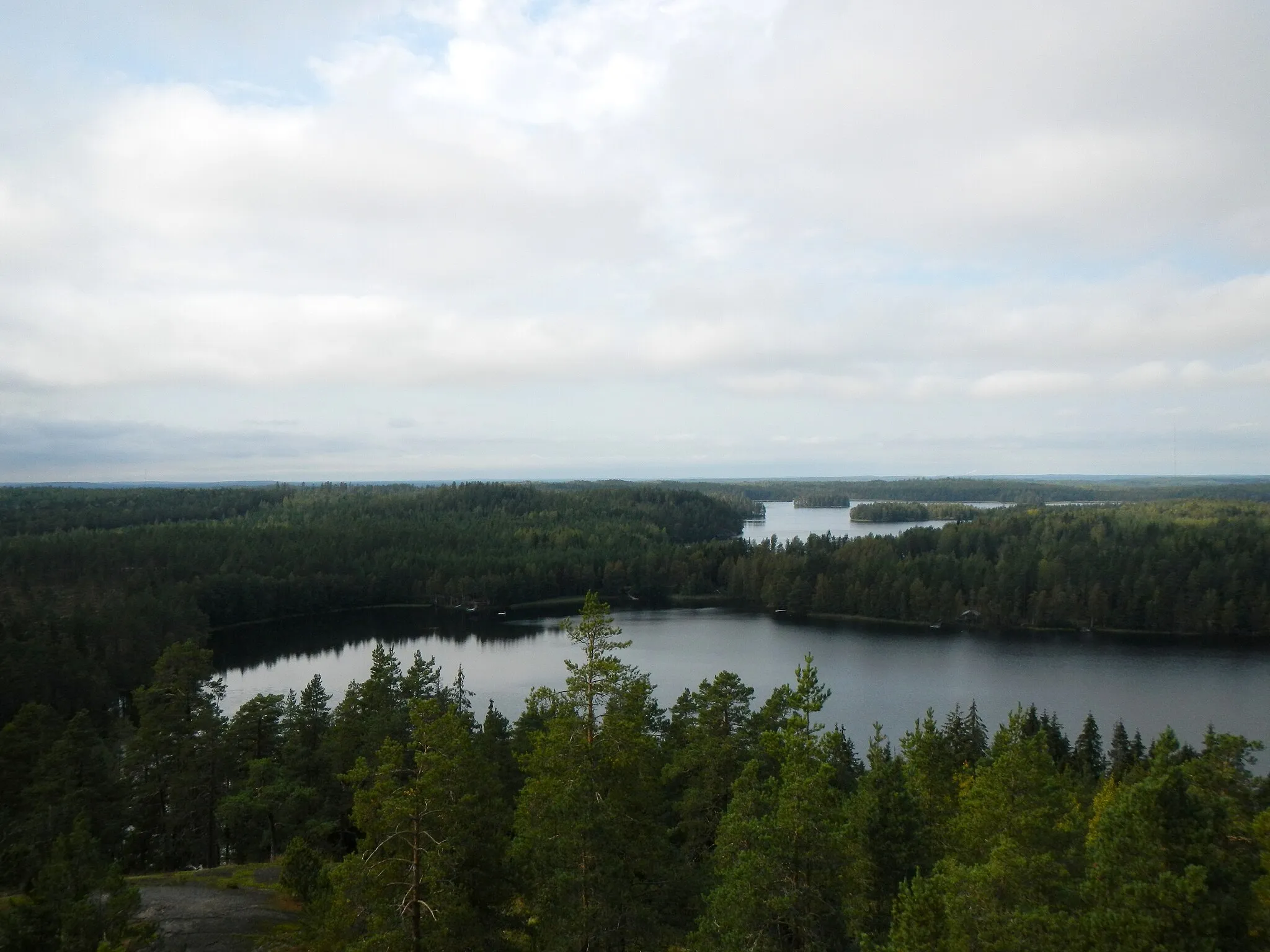 Photo showing: Valklampi from Siliävuori hill in Hamina, Finland