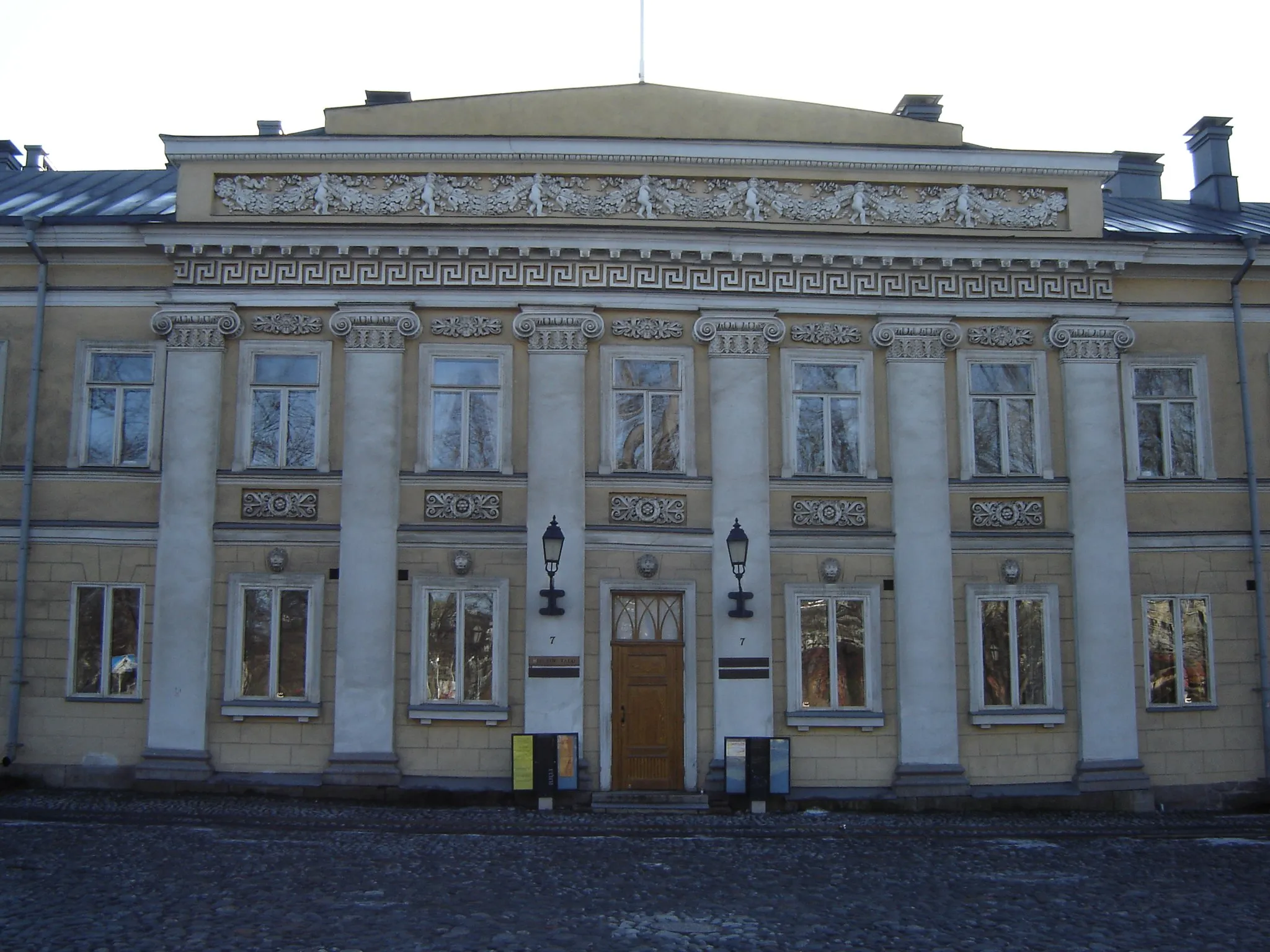 Photo showing: Hjeltintalo Vanhalla Suurtorilla