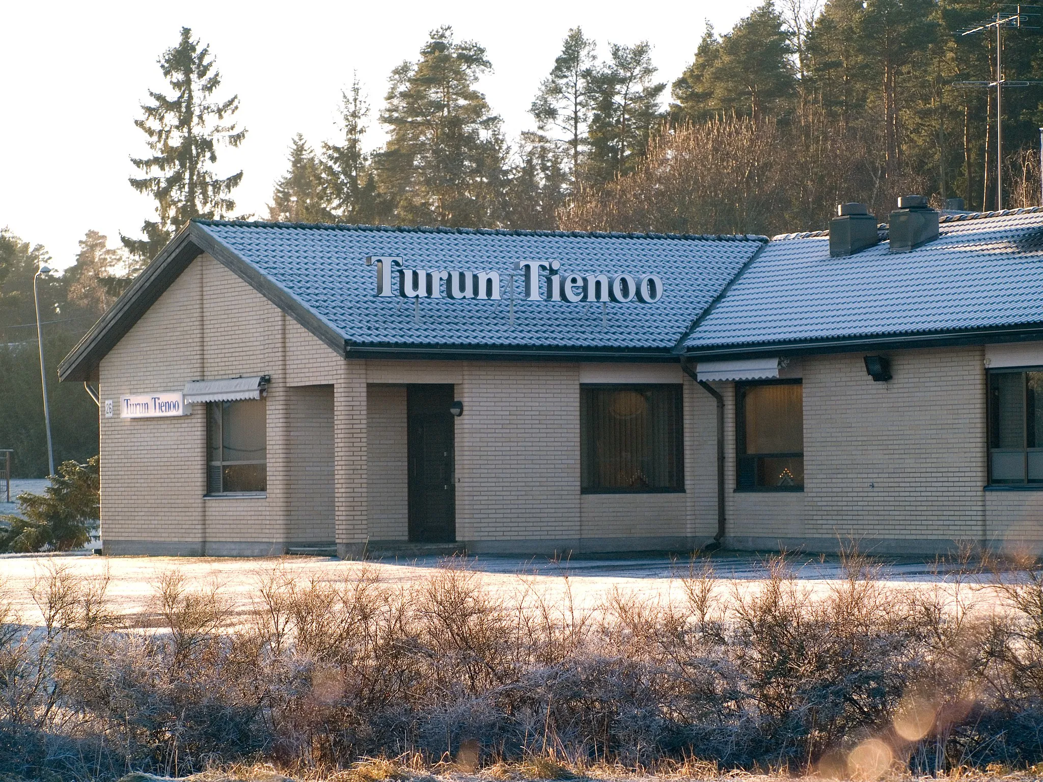 Photo showing: The office of  local newspaper Turun Tienoo, located in Asemanseutu, Lieto (= Liedon asema), Finland. Dec 2013.