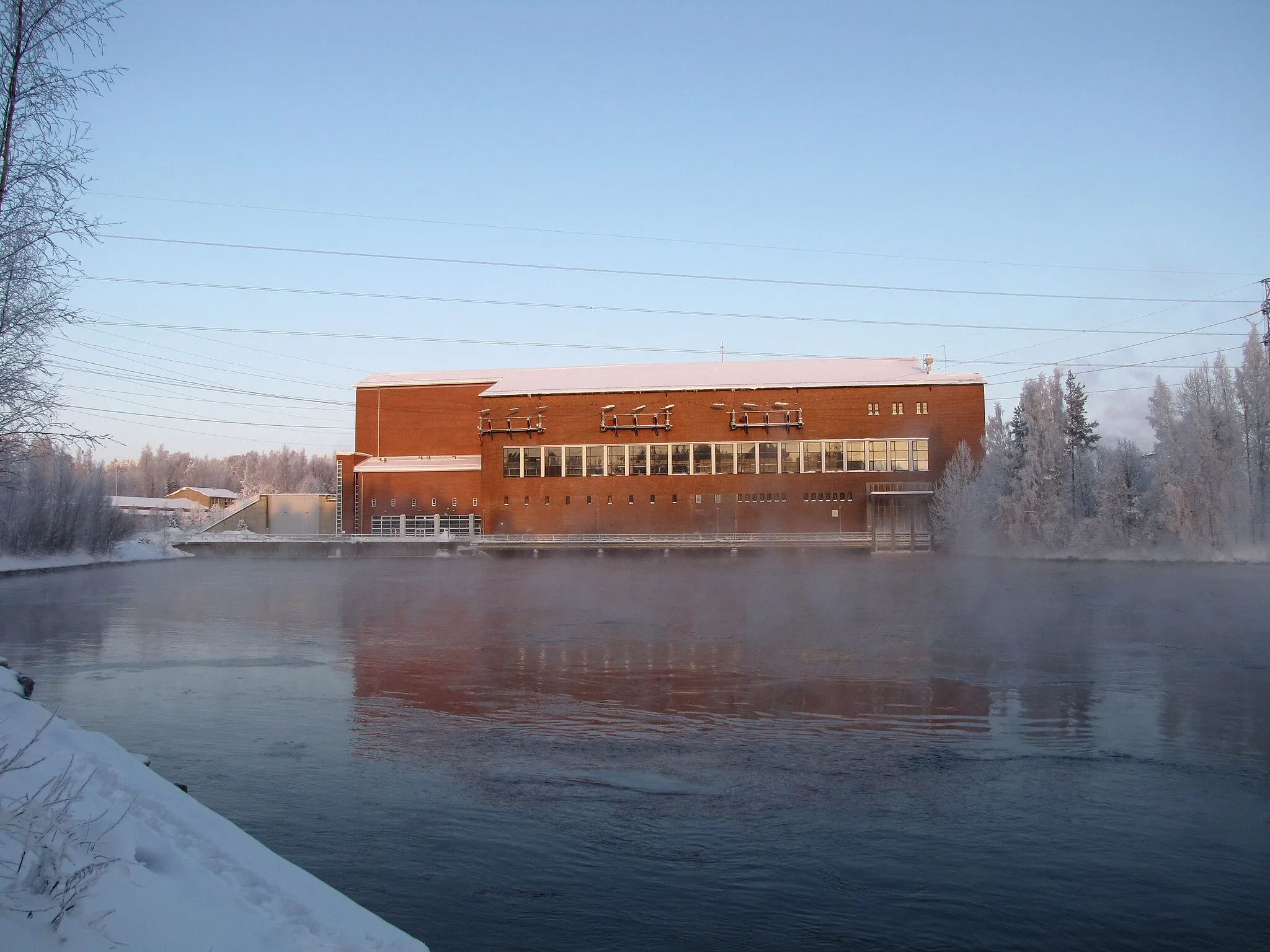 Photo showing: Tainionkoski hydroelectric power plant in Imatra seen from downstream.