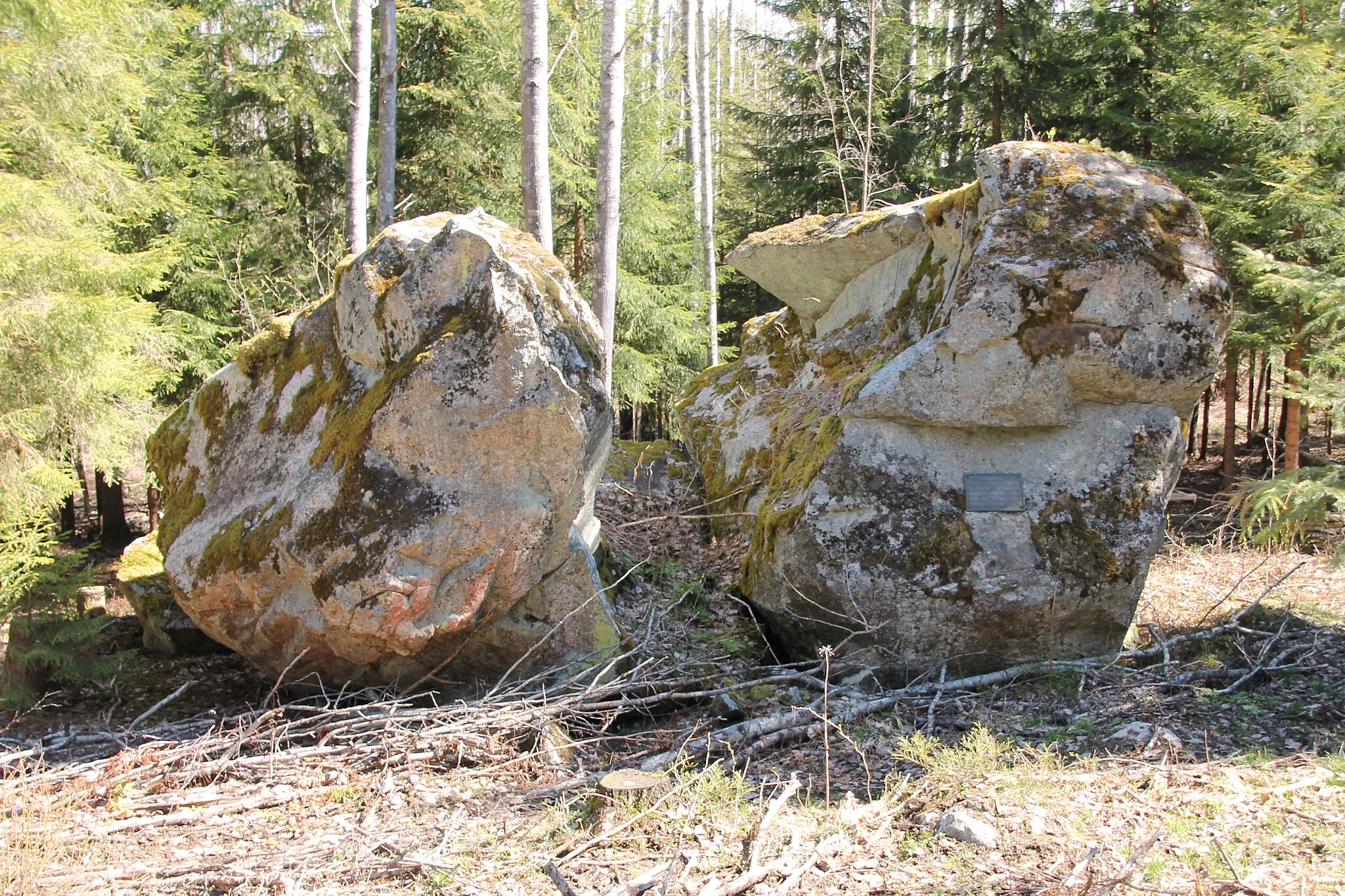 Photo showing: Cudgel war memoriam stone in Padasjoki.