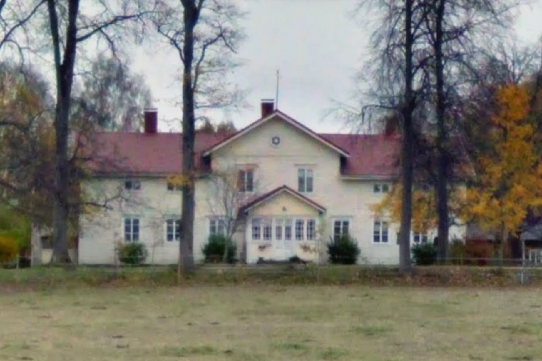 Photo showing: Launonen Manor