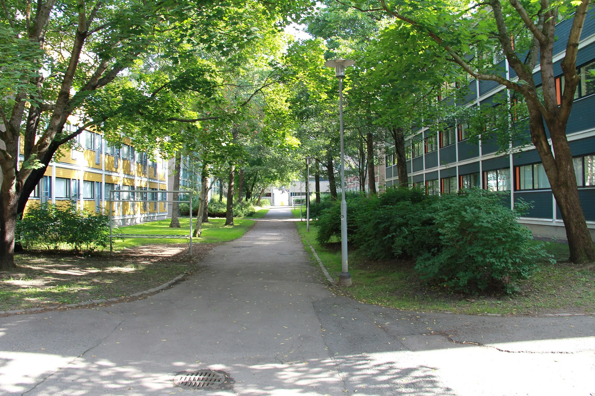 Photo showing: Turku Student Village, western part, Turku, Finland. Built in 1970's, architects Erkki Valovirta and Jan Söderlund.