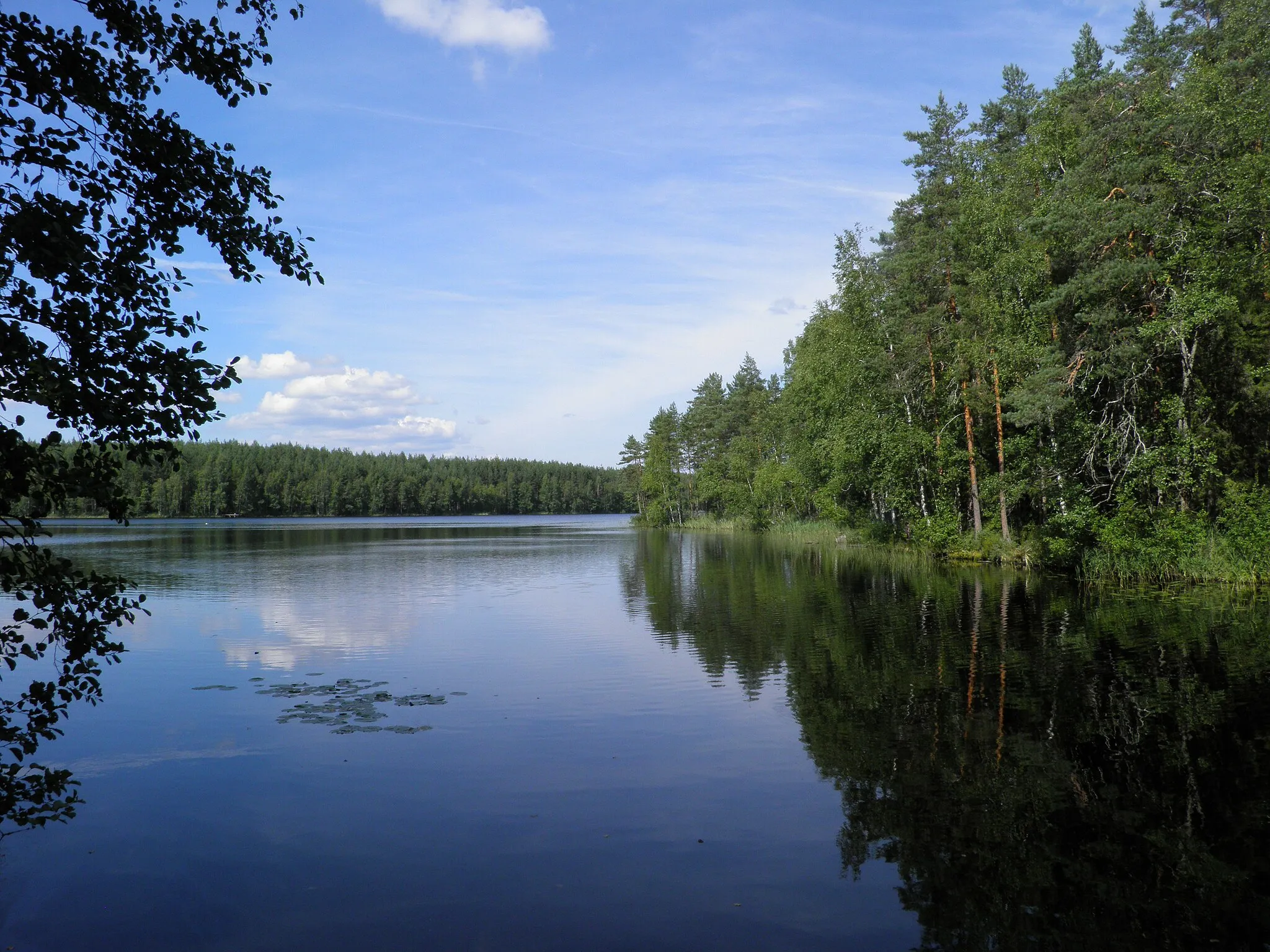 Photo showing: Ylinen Niemisjärvi Hämeenlinnan Evolla etelästä nähtynä.