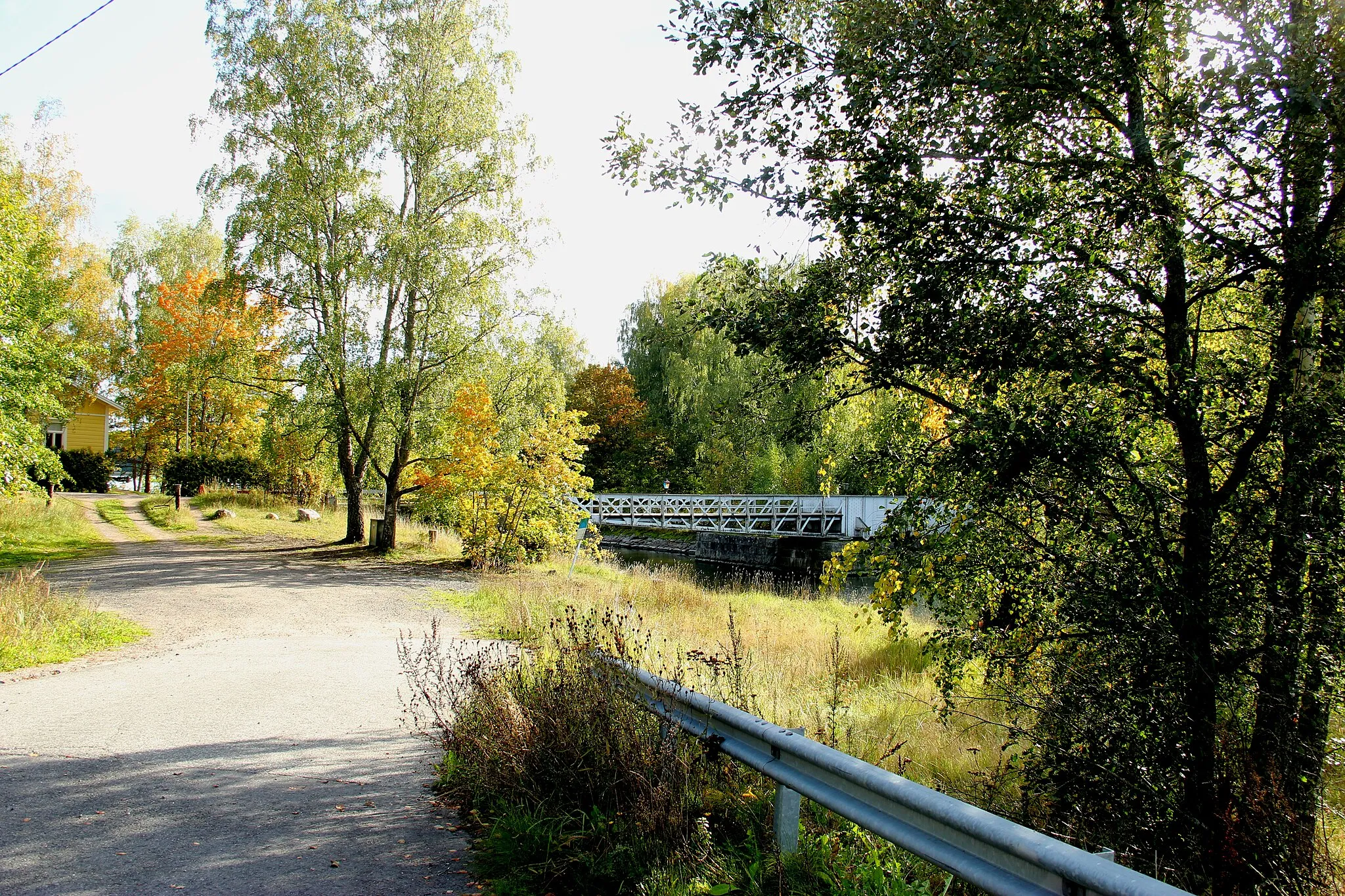 Photo showing: Vanha Strömman kanavan silta Kemiöntieltä (tie 184) kuvattuna