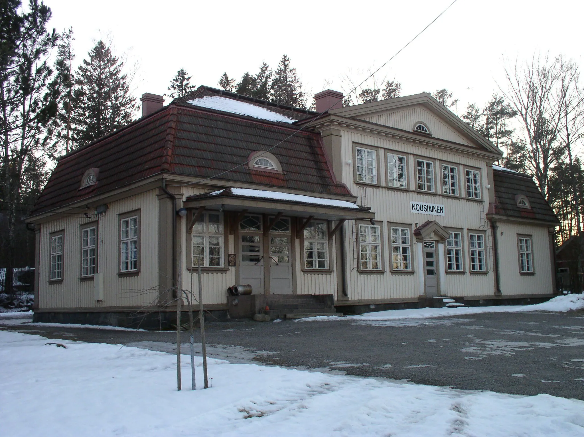 Photo showing: Nousiainen railway station in Nousiainen, Finland.