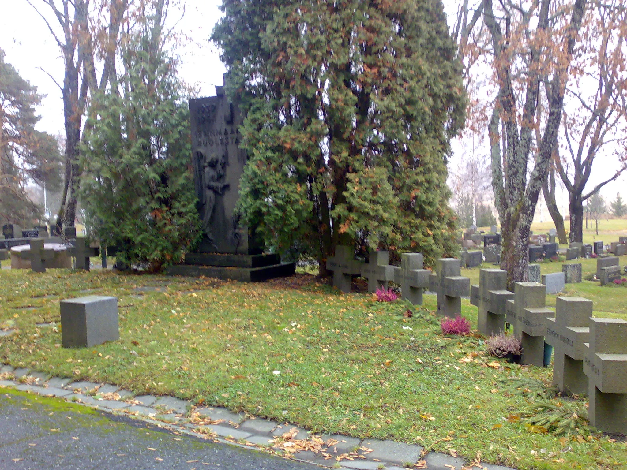 Photo showing: Military cemetary at church in Paattinen, Finland