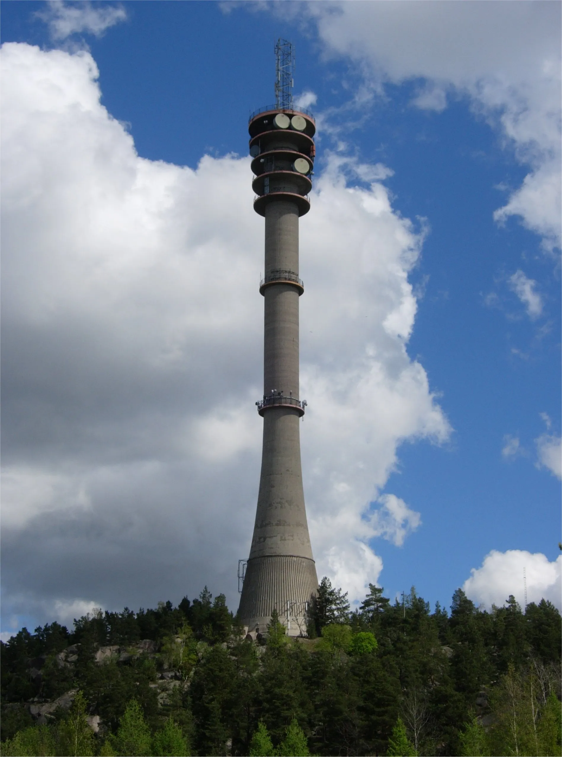 Photo showing: Pääskyvuoren linkkitorni Turussa.