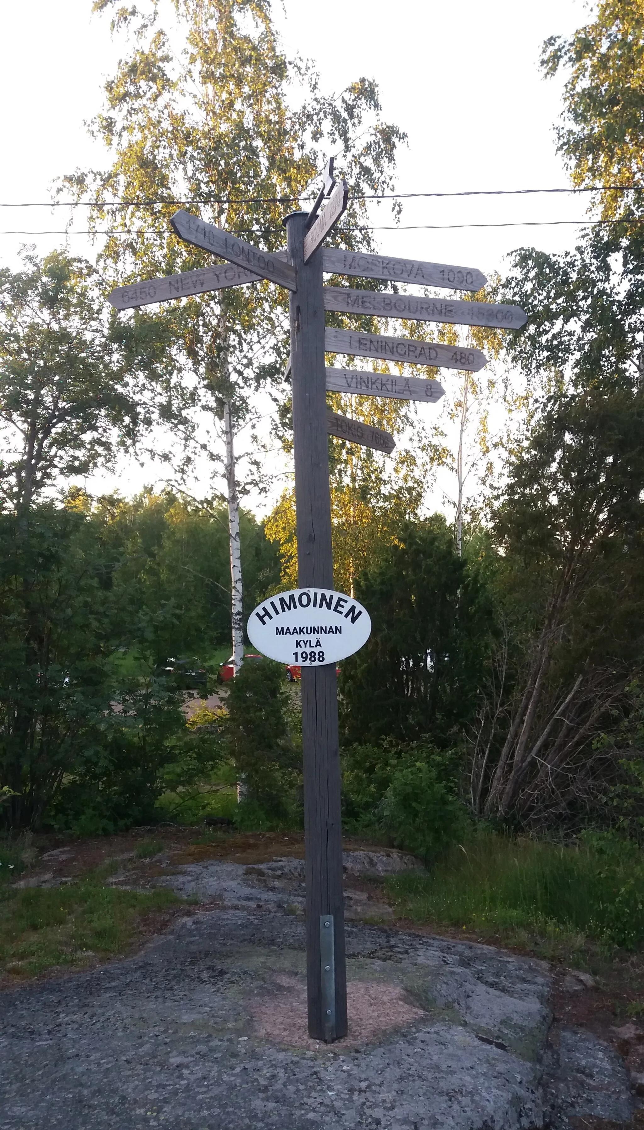 Photo showing: Distance post in Himoinen, Vehmaa, Finland.