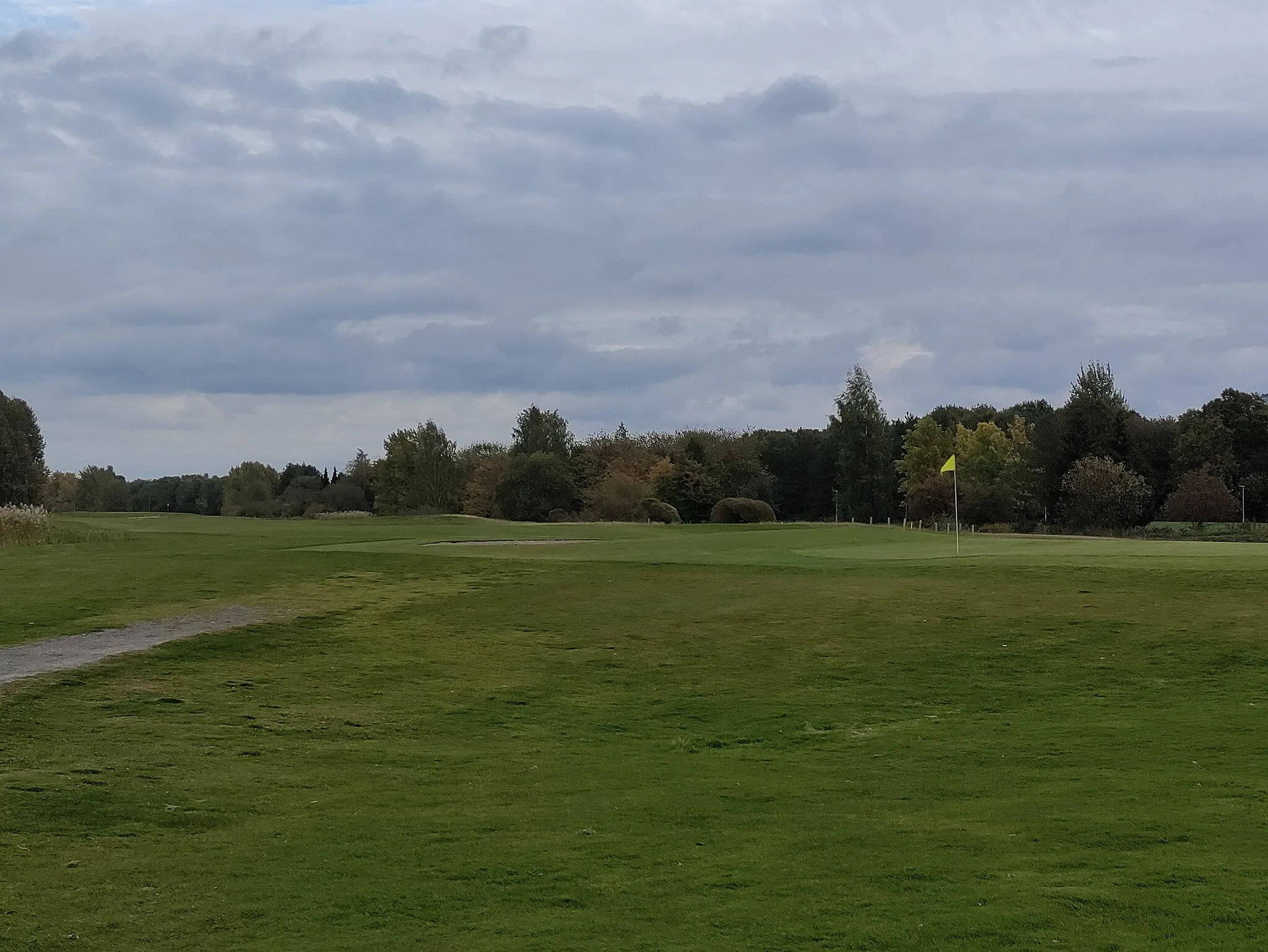 Photo showing: Paloheinä Golfs 9 hole and the last hole on the course