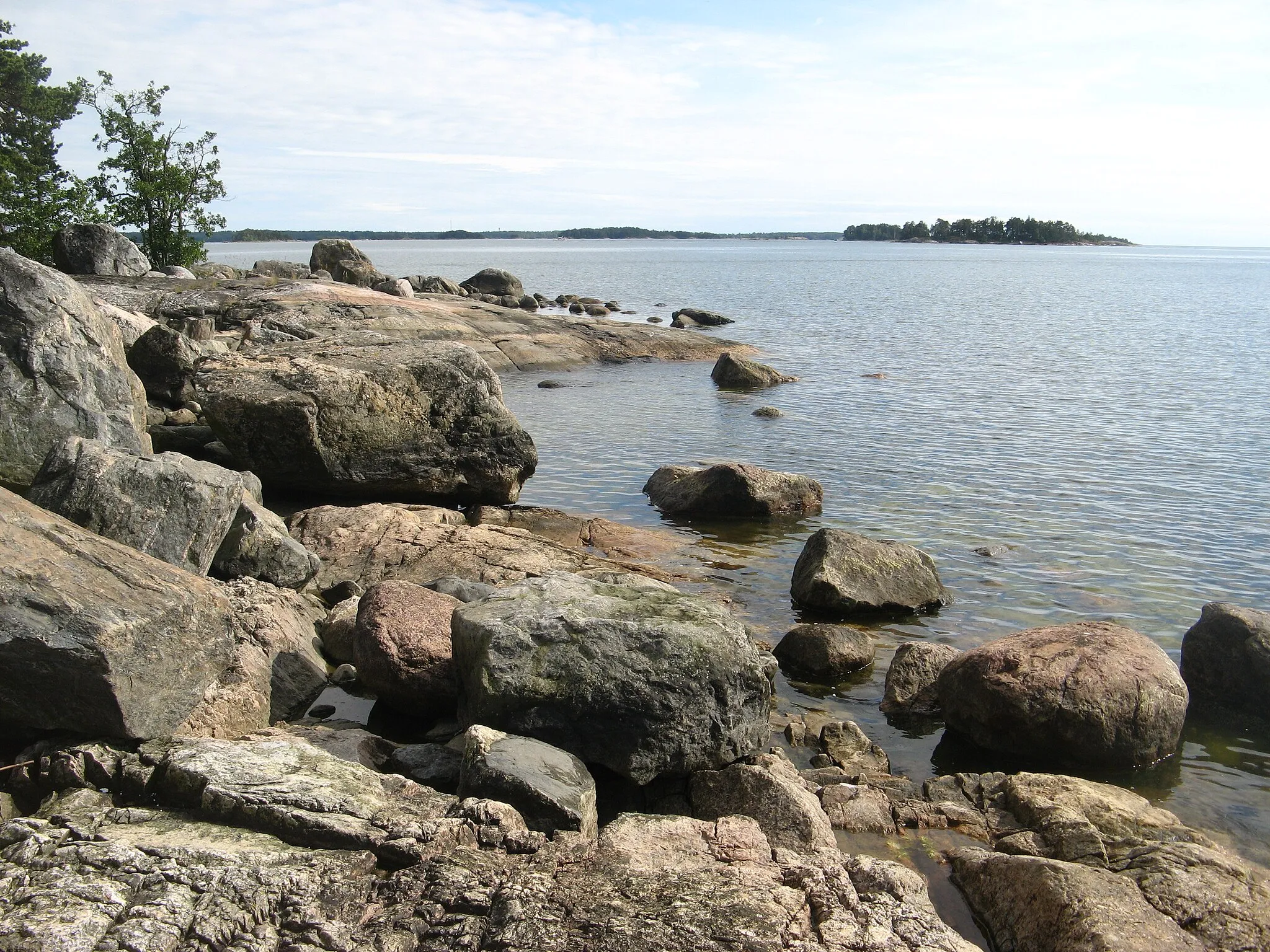 Photo showing: Gulf of Finland. Finnish archipelago: view to the south from Skata ledholmen in
Sibbo, near Helsinki.