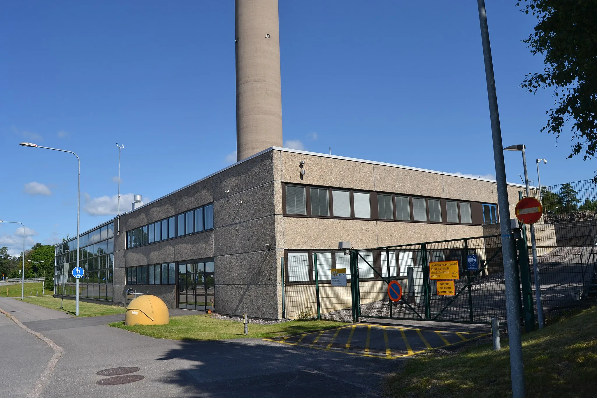 Photo showing: Ruskeasuo heating plant in Helsinki