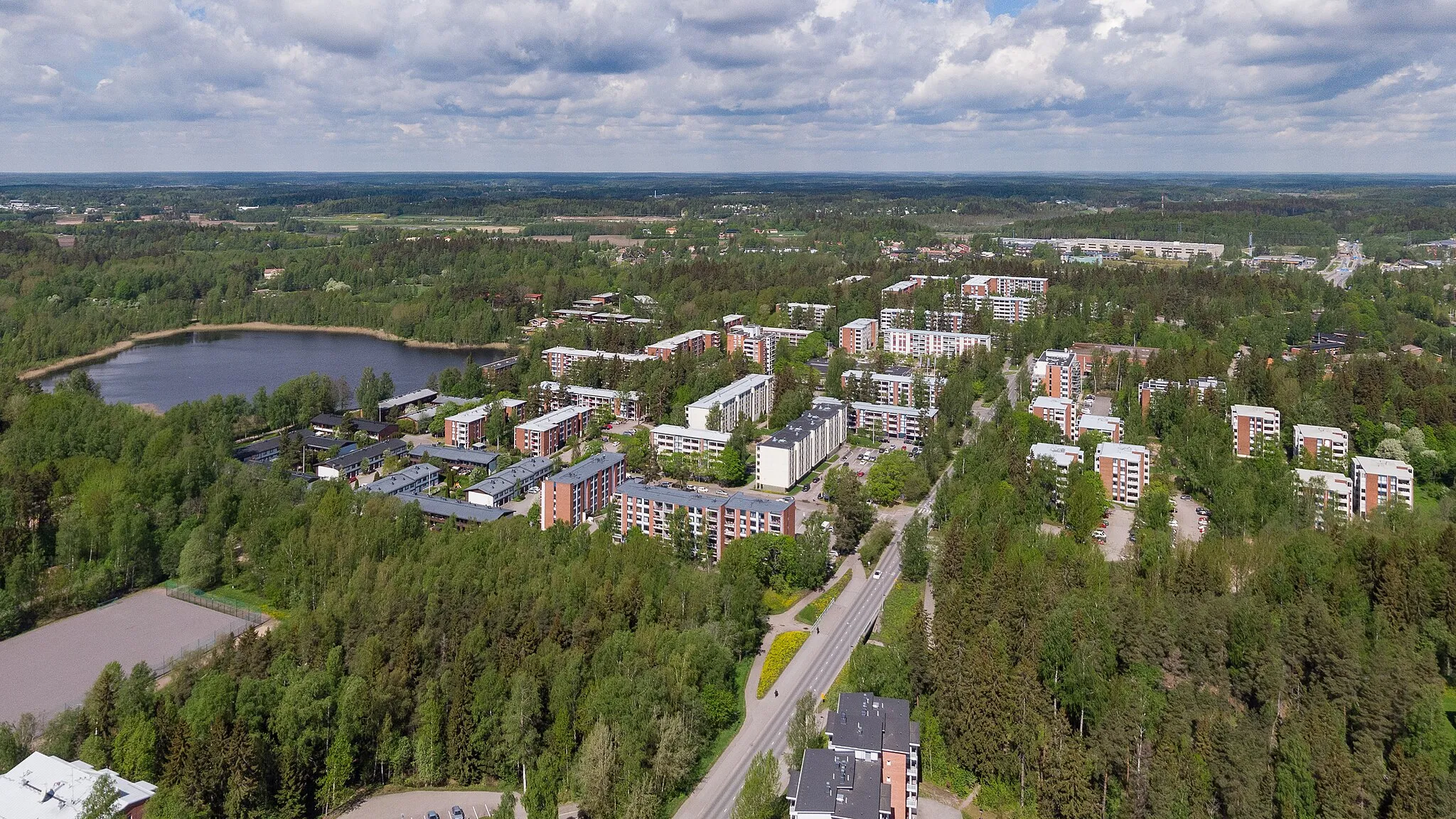 Photo showing: Aerial photograph of the old part of Pähkinärinne neighbourhood in Vantaa, Finland.