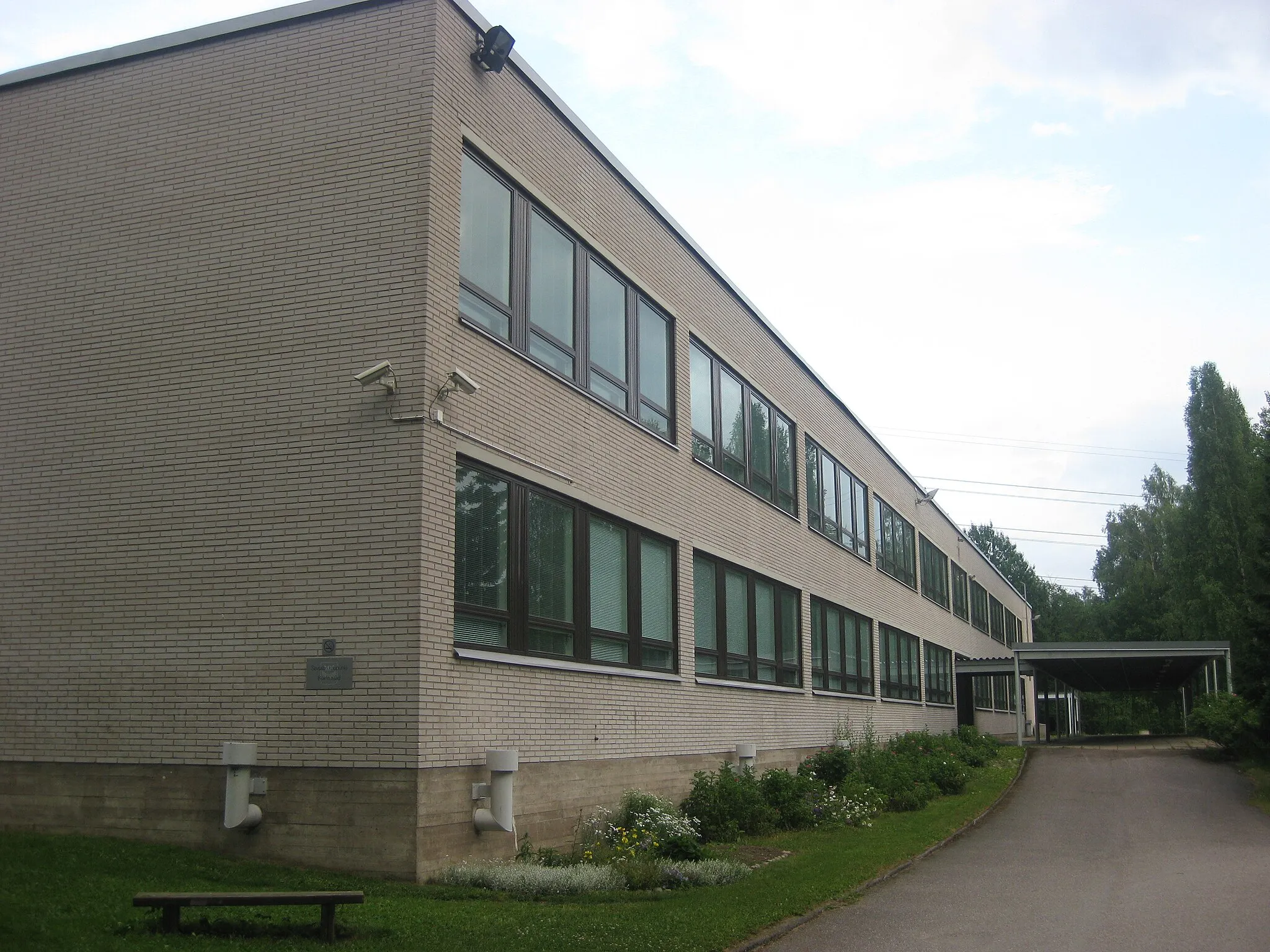 Photo showing: Itäkeskus high school in Helsinki