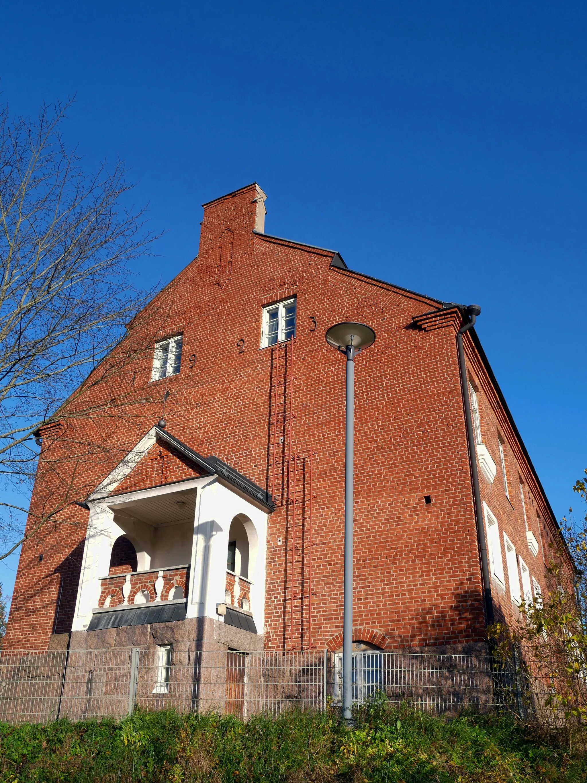 Photo showing: The Bemböle School in Espoo, Finland