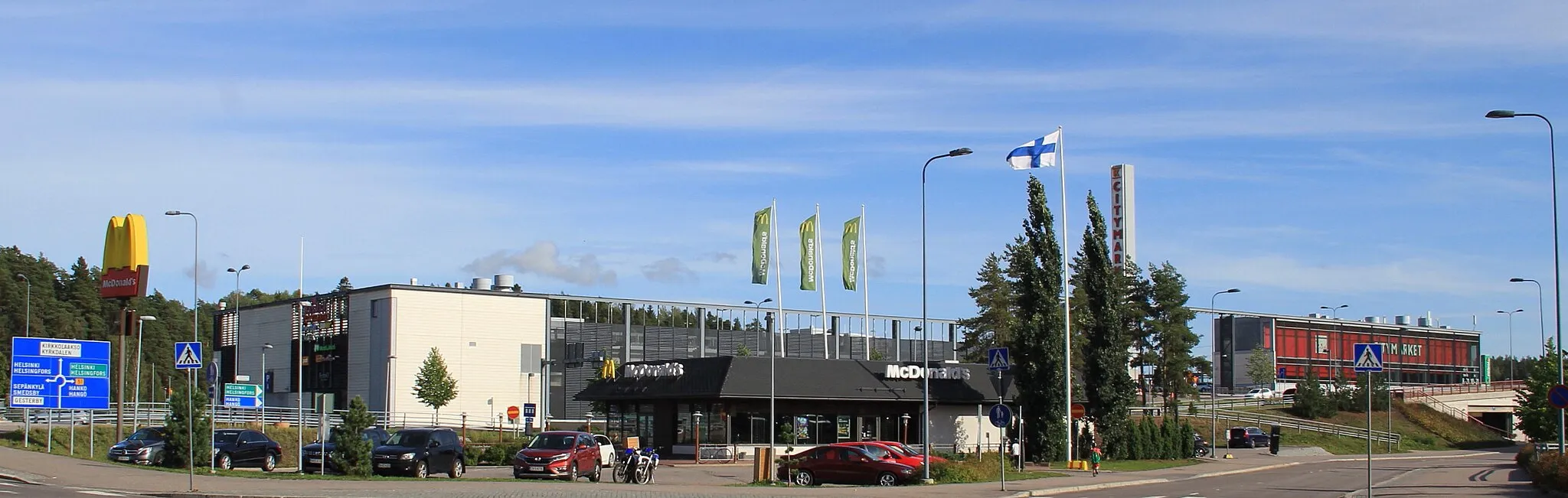 Photo showing: Shopping Mall Kirsikka, Kirkkonummi, Finland.