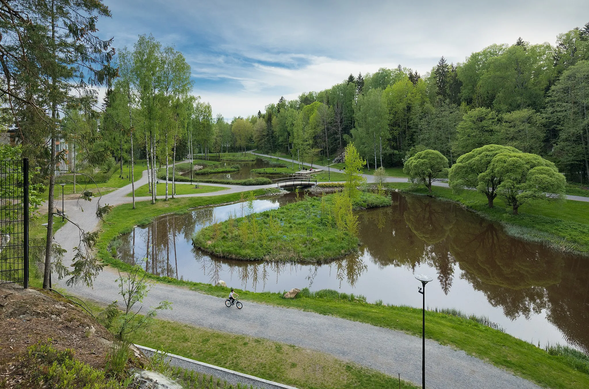 Photo showing: Ankkapuisto park and Ankkalammet (the ponds) in Korso, Vantaa, Finland in 2021 May.