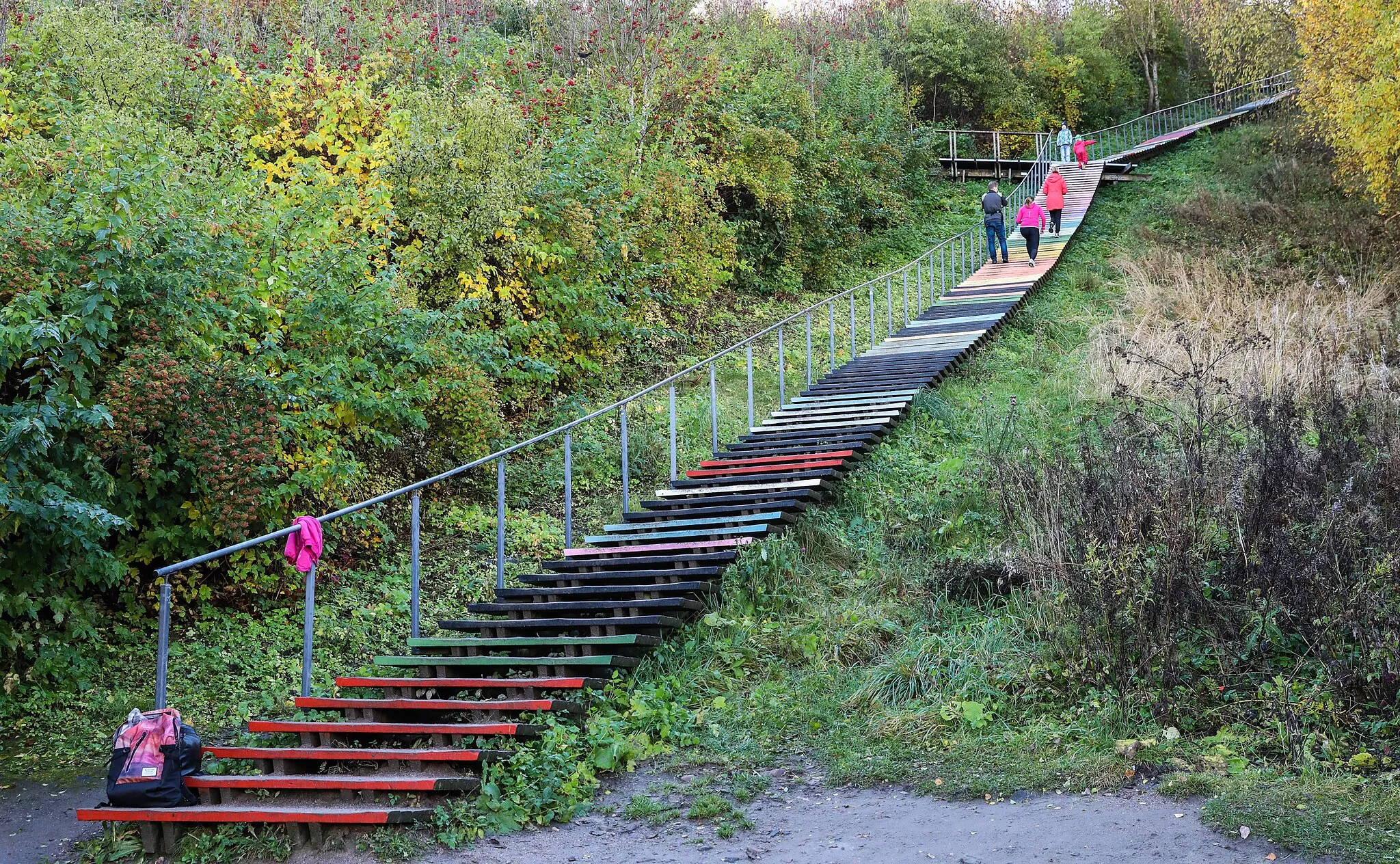 Photo showing: Stairs to Malminkartanonhuippu, the highest hill in Helsinki, Finland