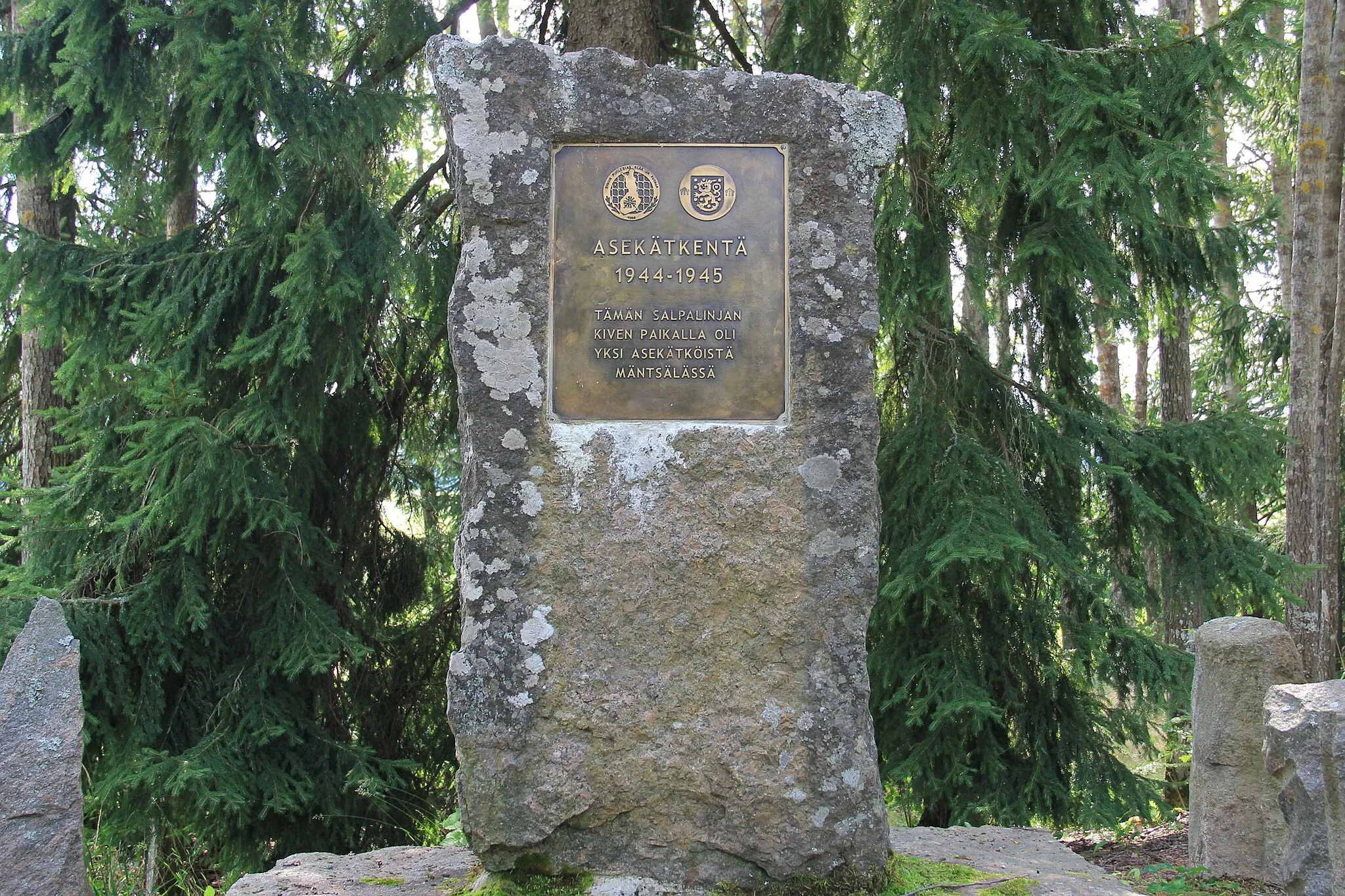 Photo showing: Memorial of weapons cache case operators in 1944-1945, Sääksjärvi, Mäntsälä, Finland.