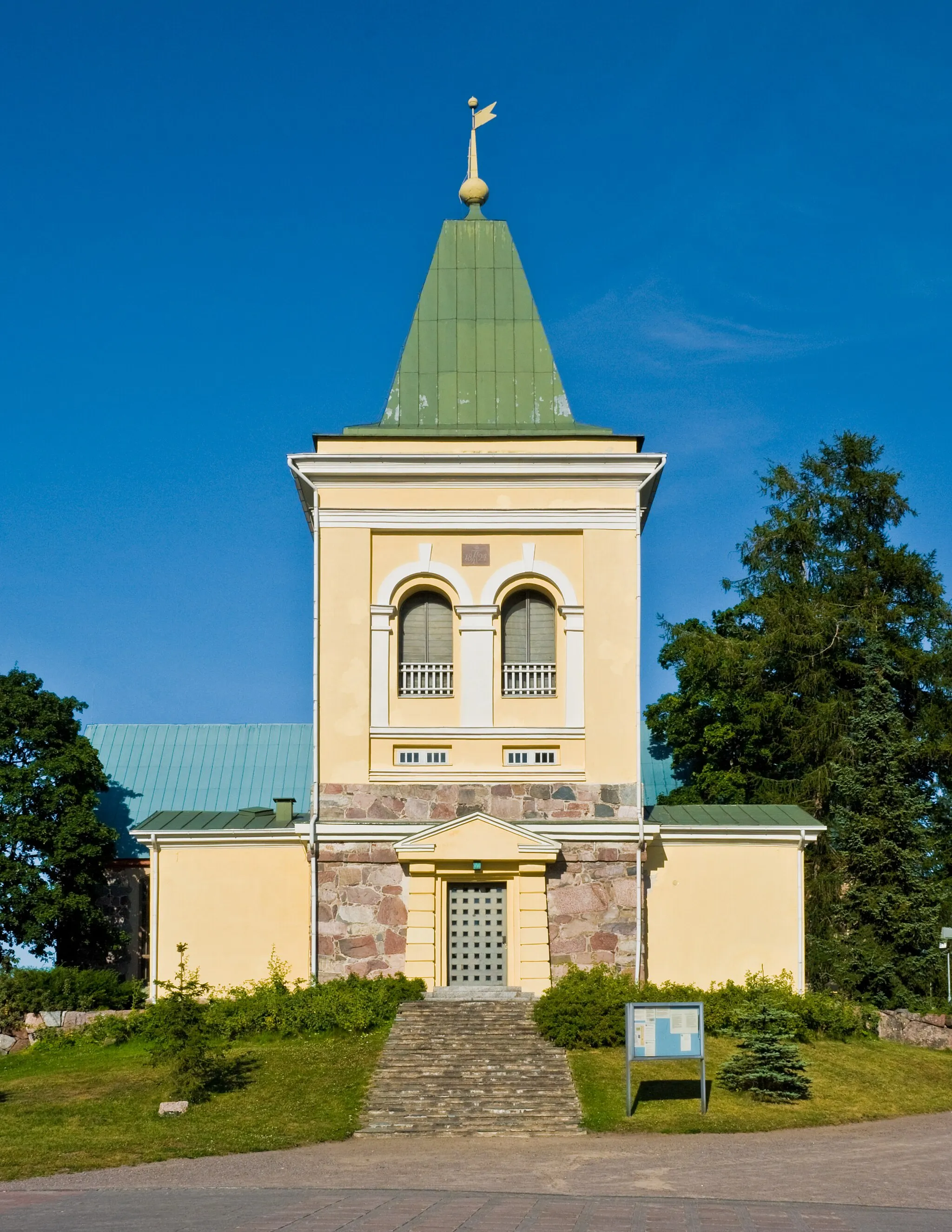 Photo showing: The bell tower of Kirkkonummi church.