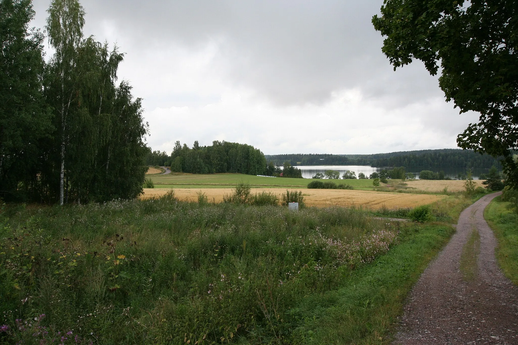 Photo showing: View in Mallusjoki village to Lake Mallusjärvi, Orimattila, Finland