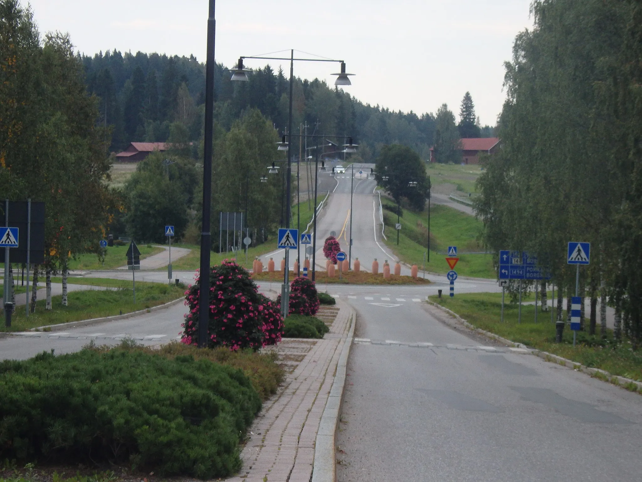 Photo showing: The Nikkiläntie road (the connecting road 1521) in Nikkilä, Sipoo, Finland.