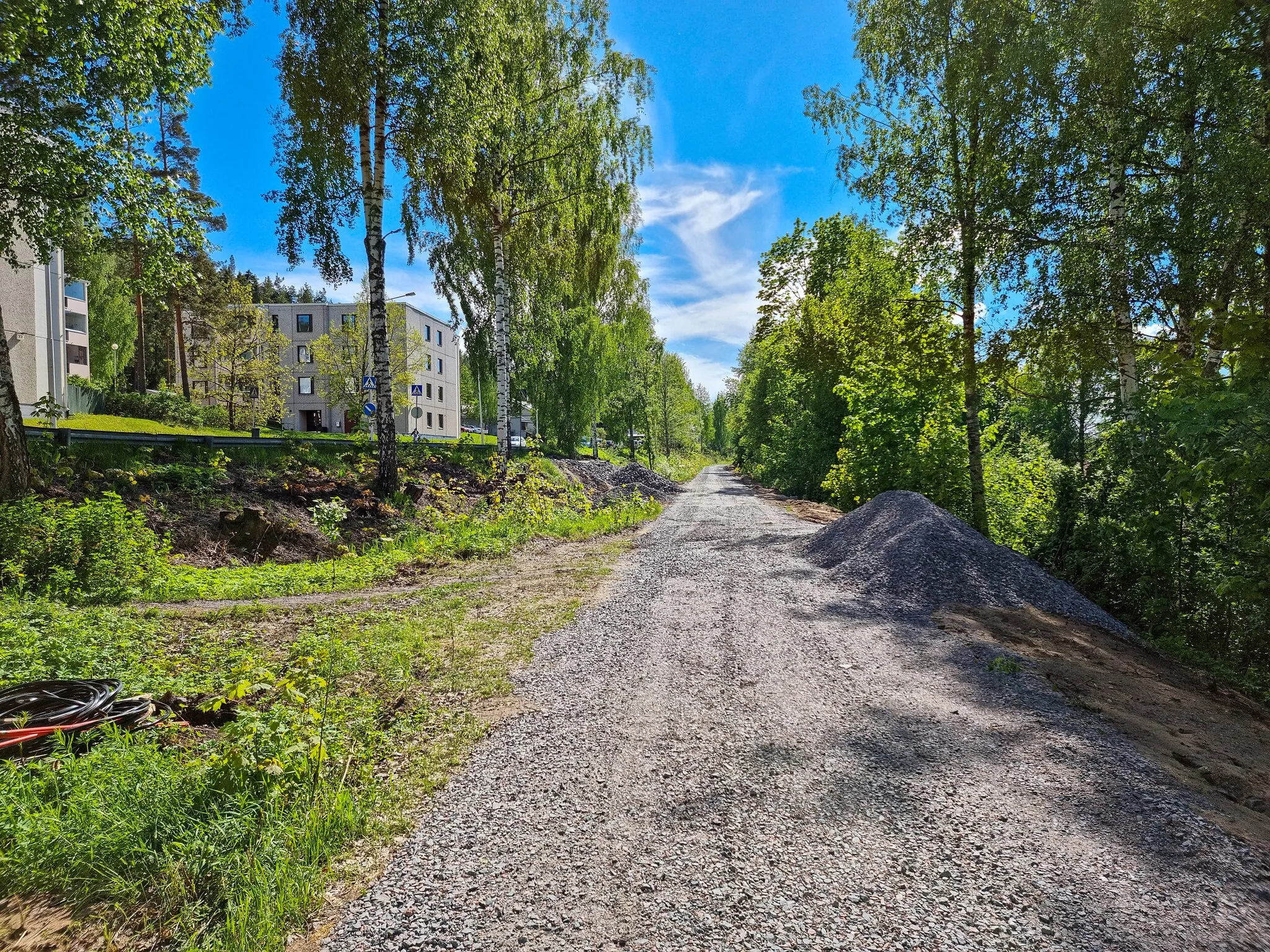 Photo showing: The former trackbed will be replaced with a pedestrian path / bikeway (rail trail). Lohja harbour rail, which had no use after 2013, was officially shut down in 2014 and eventually dismantled in 2020.