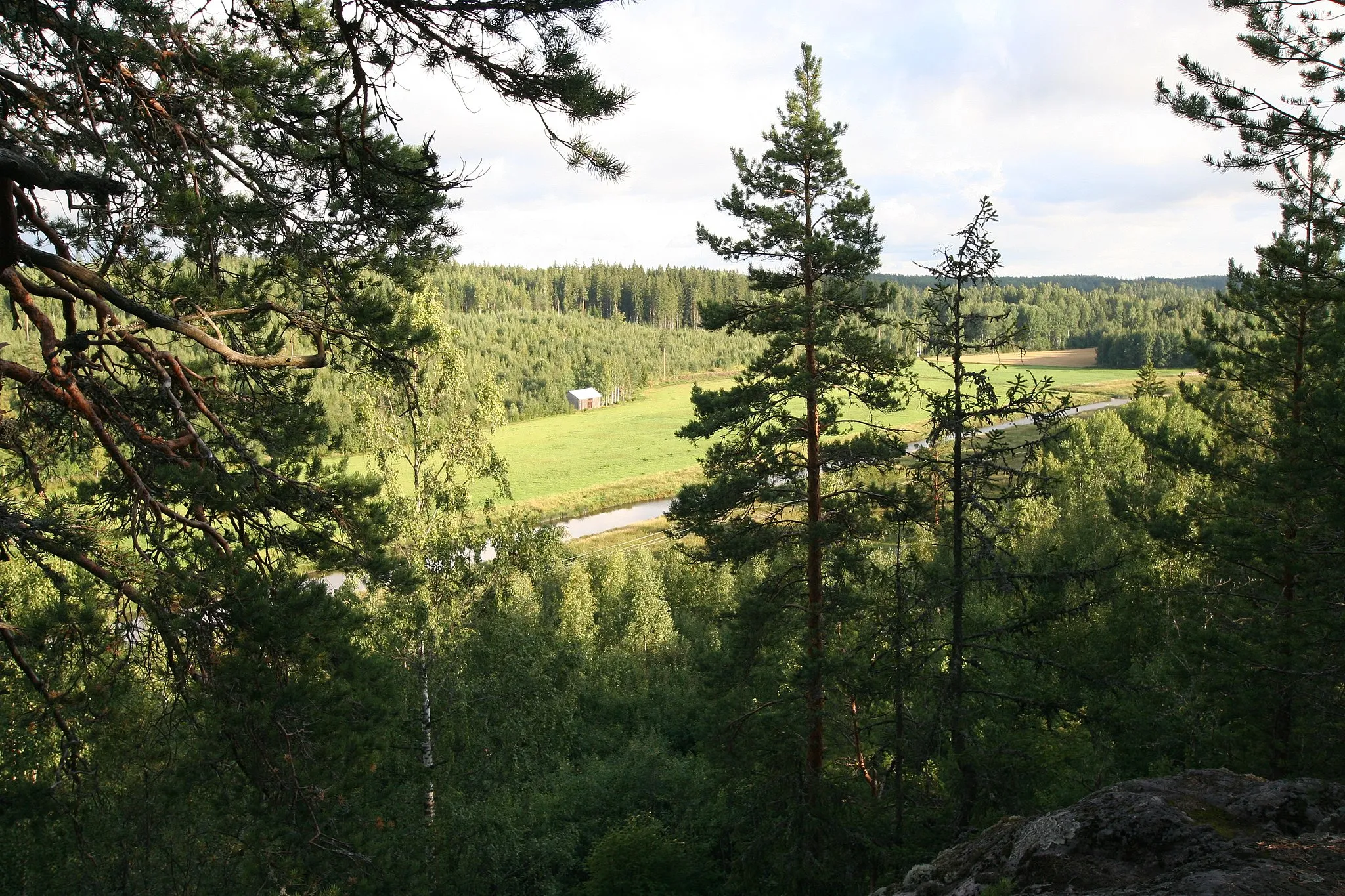 Photo showing: Porvoonjoki river seen from hills in Korttia, Askola