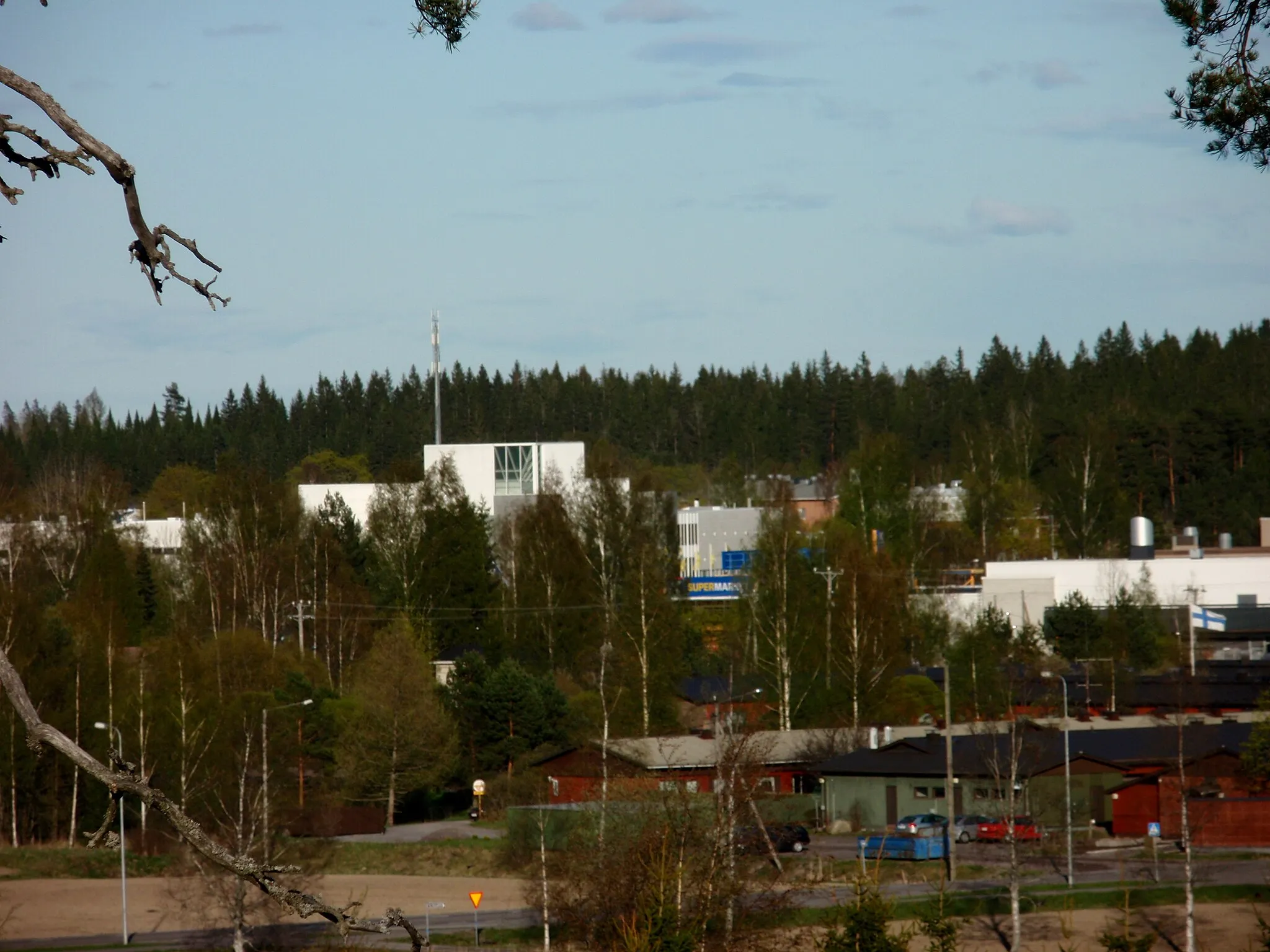 Photo showing: Mäntsälän keskustan näkymä Hepolan koululta. Taustalla Kunnantalo