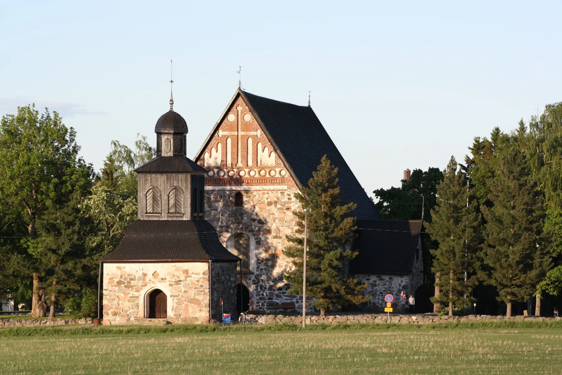Photo showing: Sipoo old church, Sipoo, Finland.