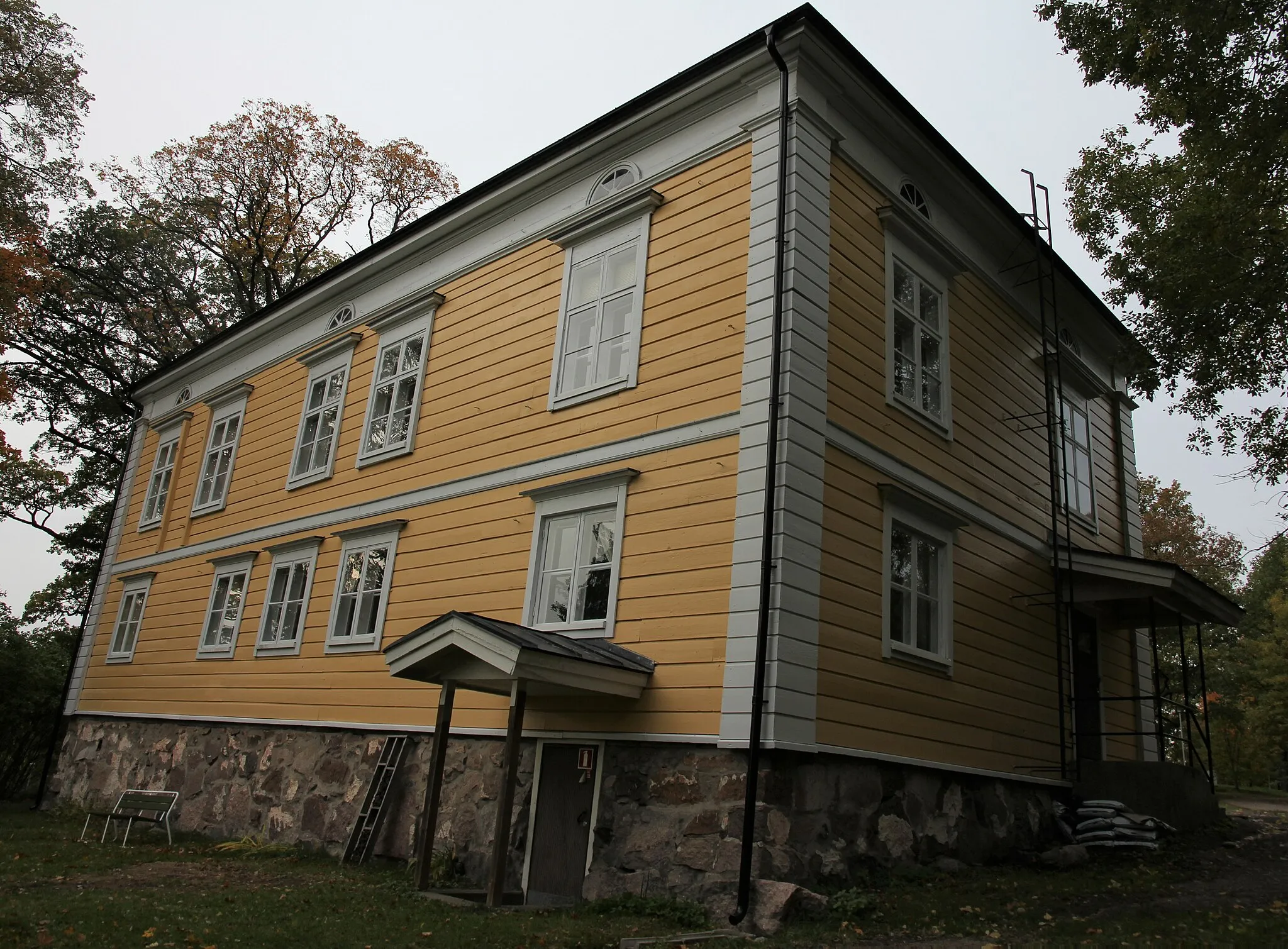 Photo showing: Katrineberg Manor in Katrinankuja 5, Seutula, Vantaa, Finland. Street address:  Katrinankuja 5, 01760 Vantaa. This manor is owned by the city of Vantaa .