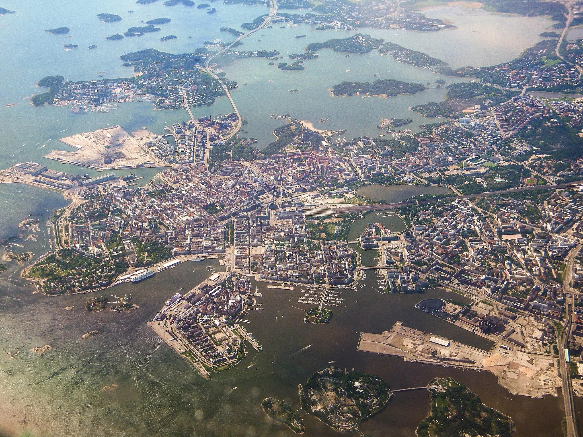 Photo showing: An aerial photograph of Helsinki downtown.