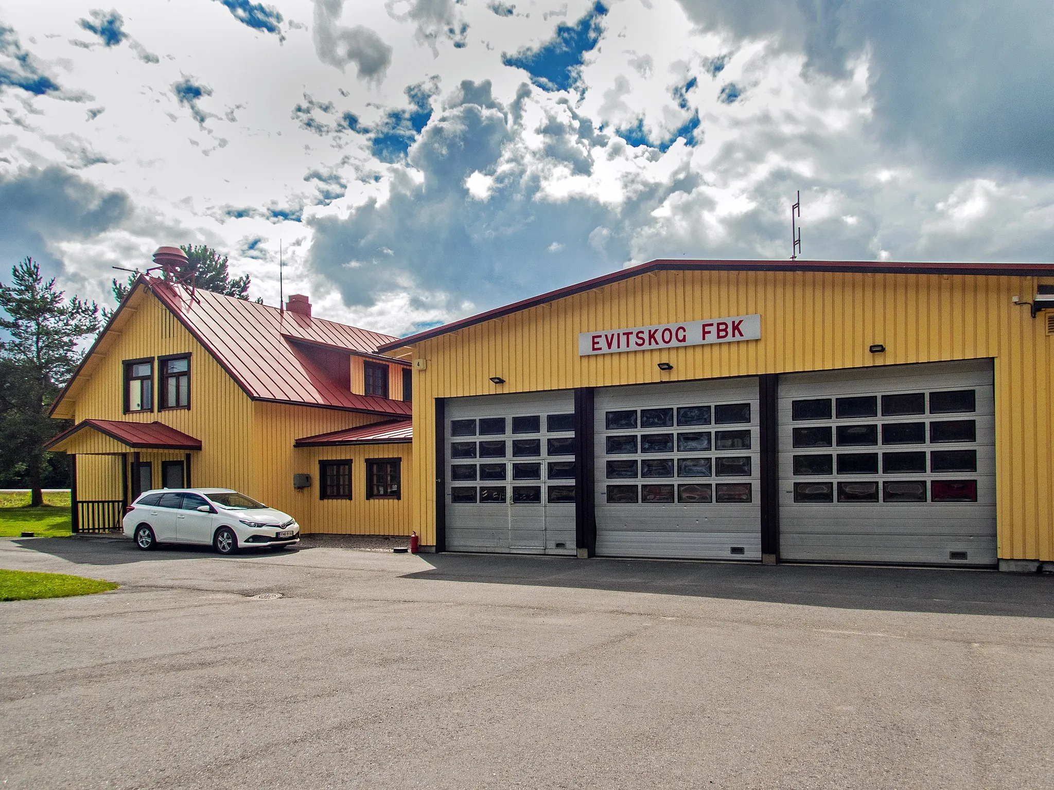 Photo showing: Fire brigade in Evitskog village, northern Kirkkonummi