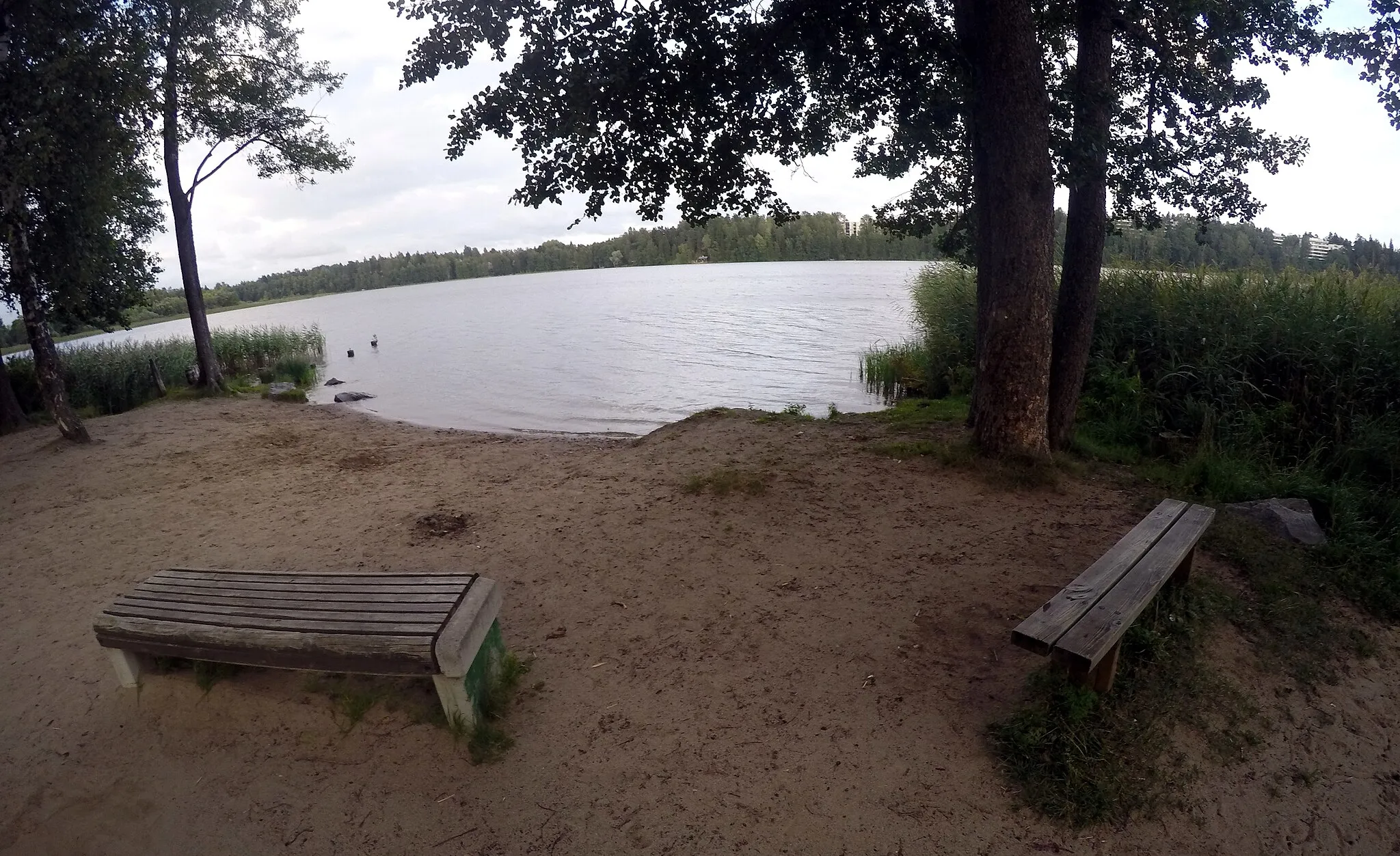 Photo showing: Lippajärvi is a lake in Espoo, Finland.