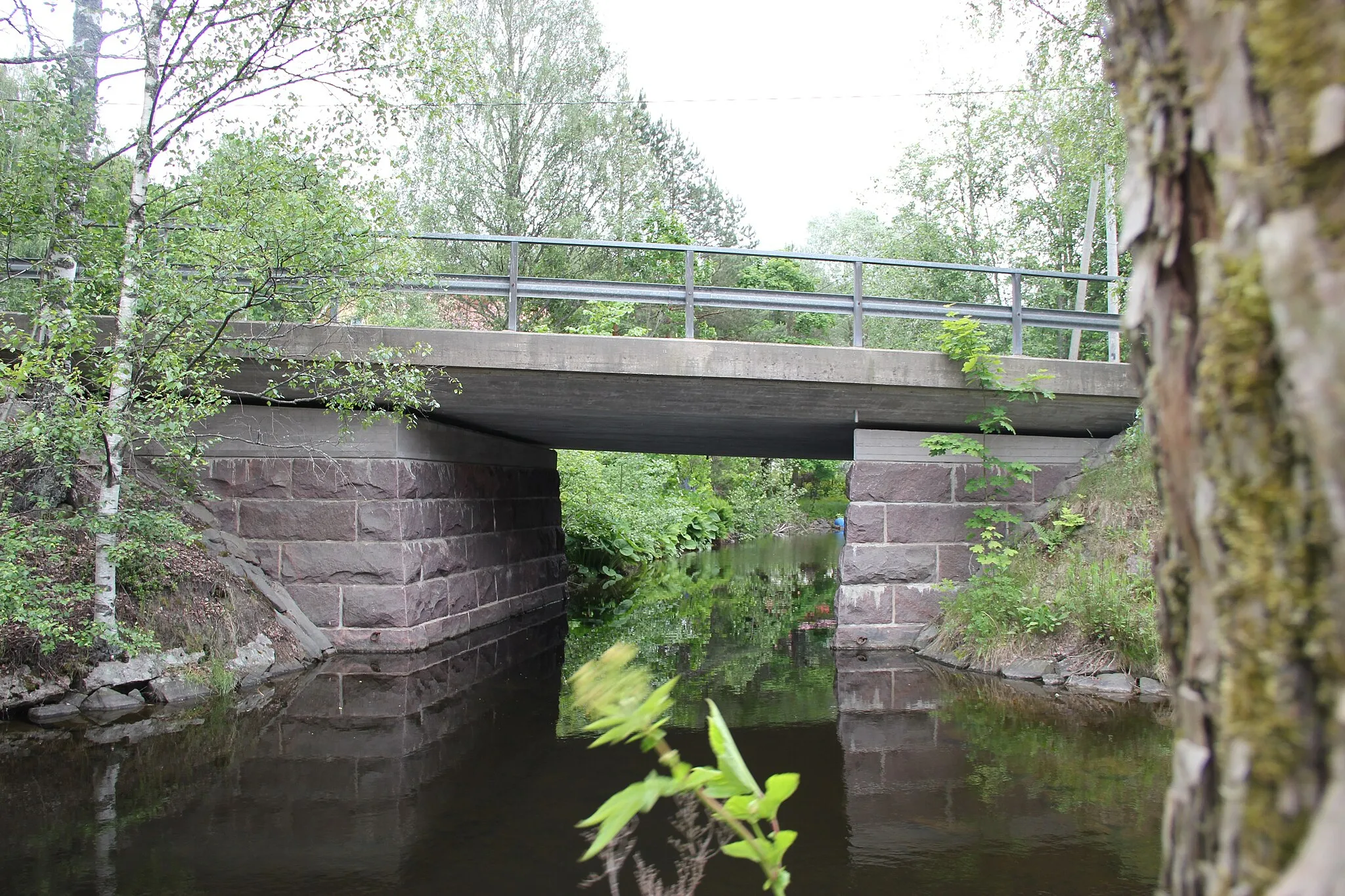 Photo showing: Anskunjoki, Fiskarsintien silta