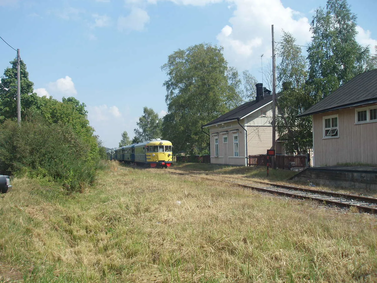 Photo showing: A VR Class Dm7 diesel multiple unit at Hinthaara railway station in Porvoo, Finland