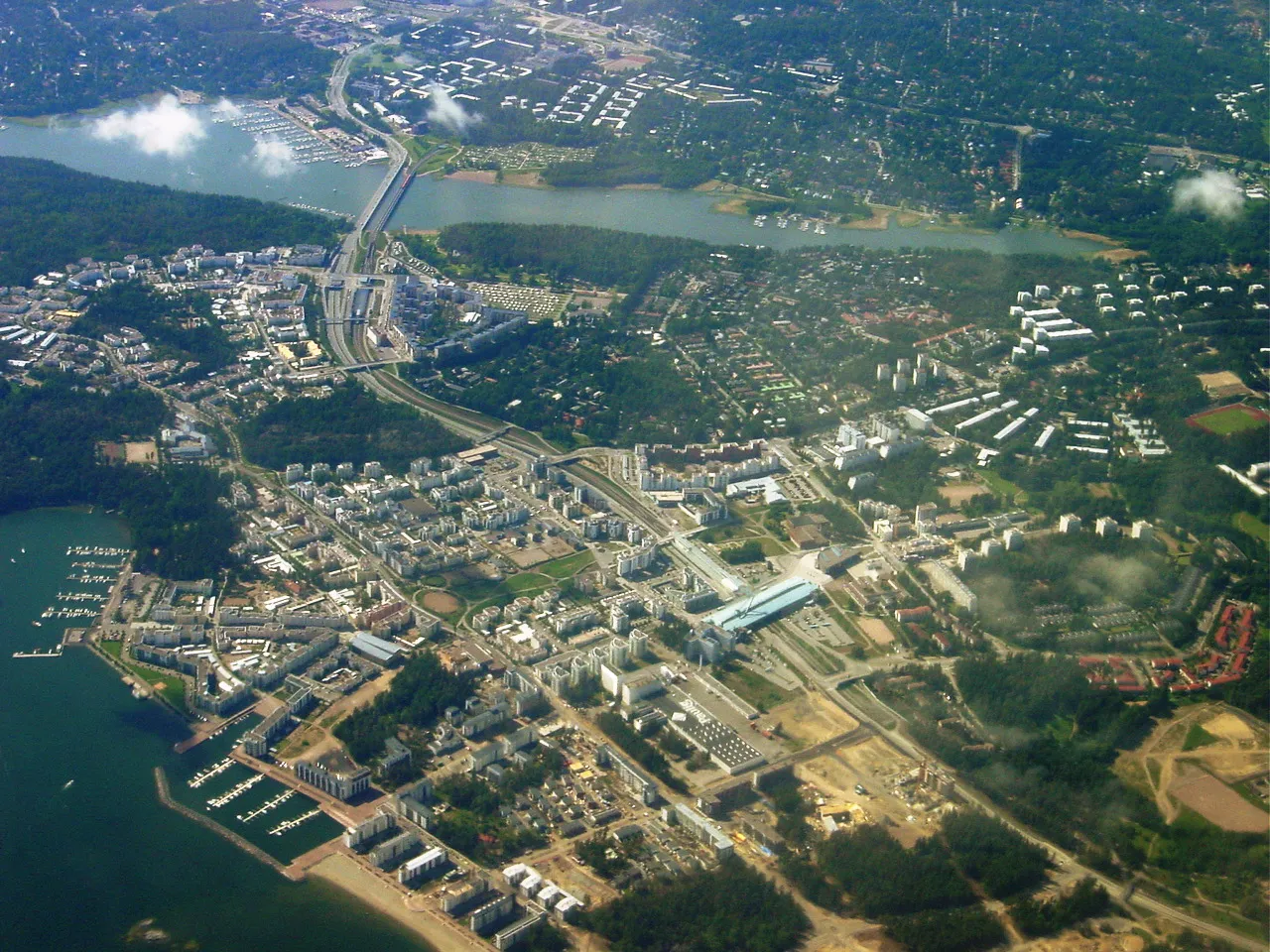 Photo showing: Vuosaari, Helsinki, Finland. The picture has been taken from an aeroplane. A version with the colors adjusted.