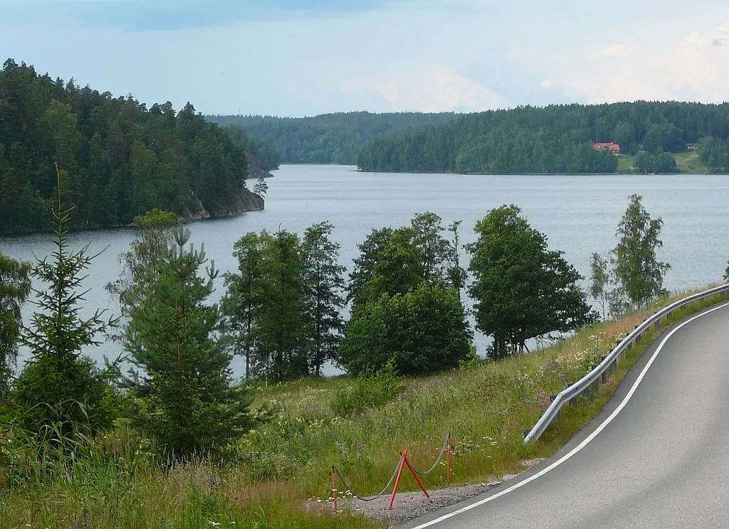 Photo showing: The long lake of Nuuksio situated near the nationalpark of Nuuksio at Espoo, Finland