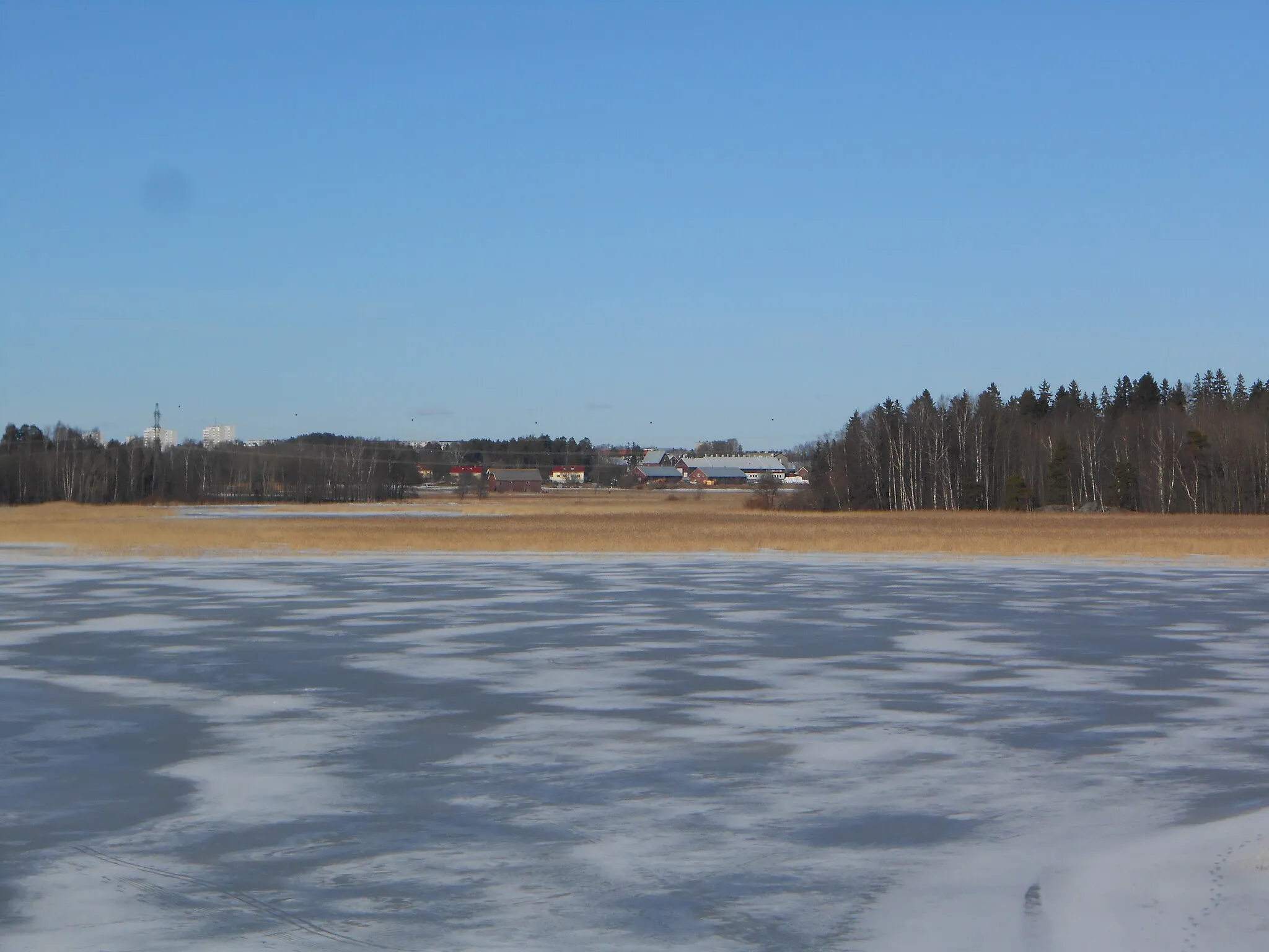 Photo showing: Näkymä Fastholman lintutornista Vanhankaupunginlahdelle.