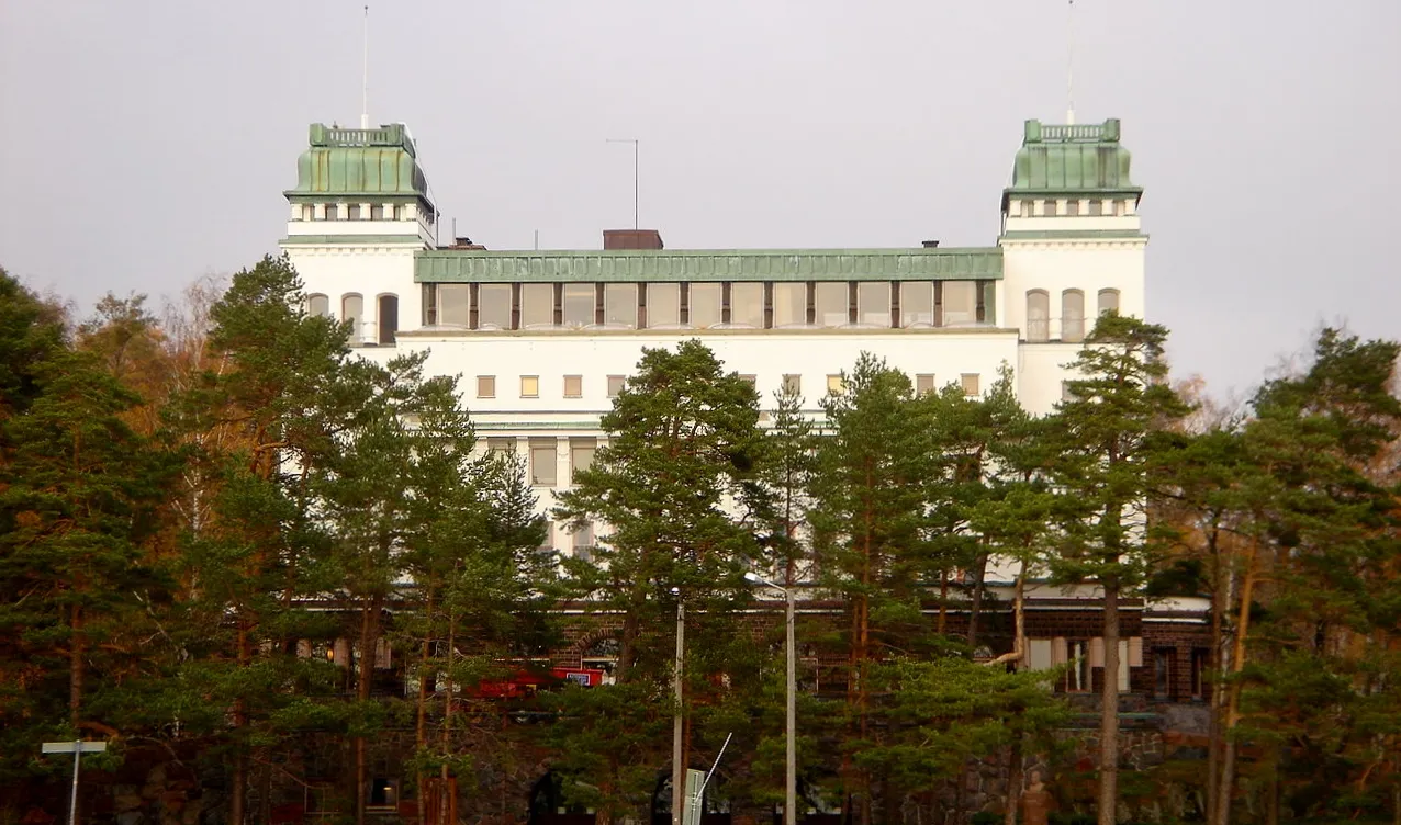 Photo showing: Wihuri konsernin pääkonttori Helsingin Kulosaaressa