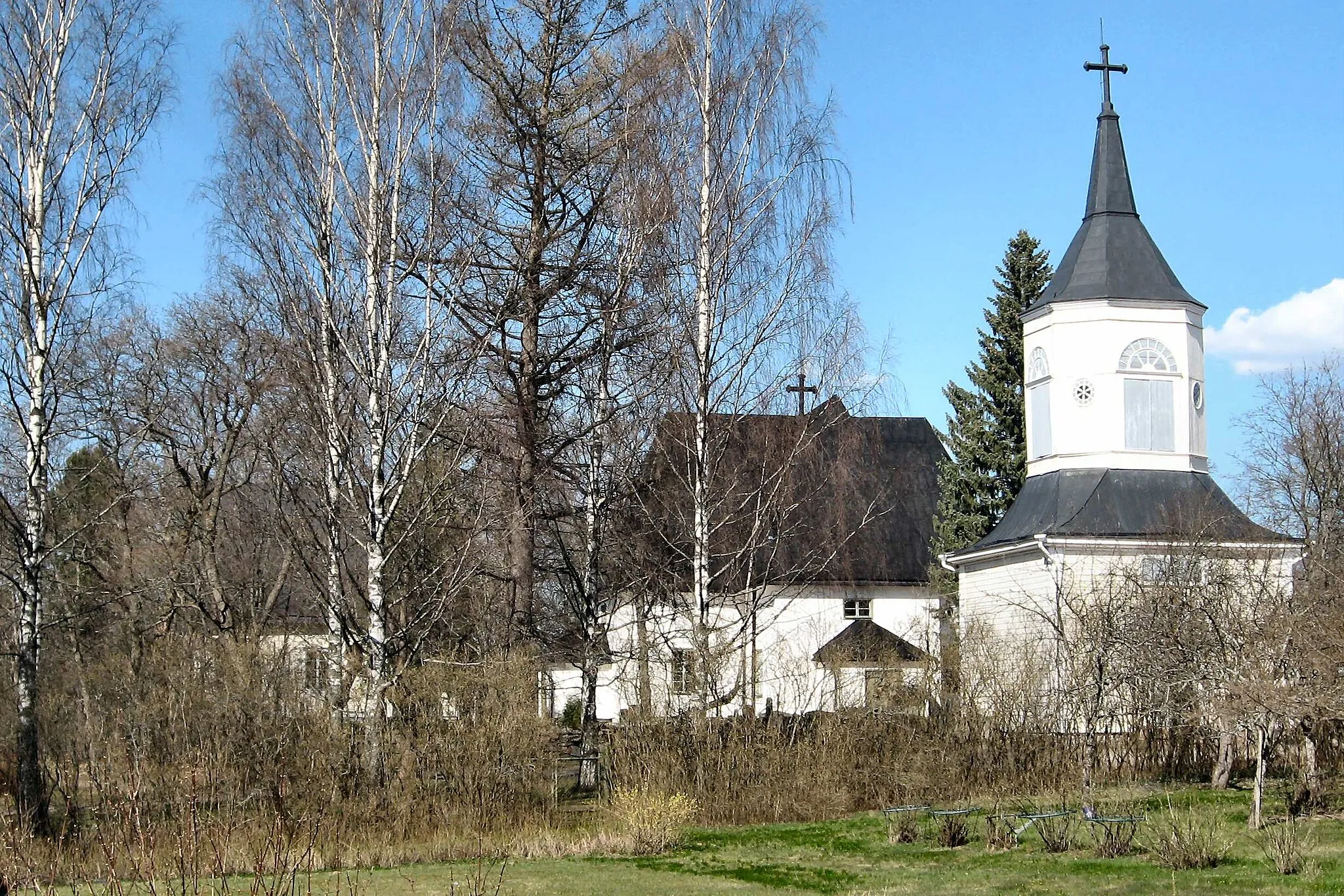 Photo showing: The two churches of Lapinjärvi, Finland