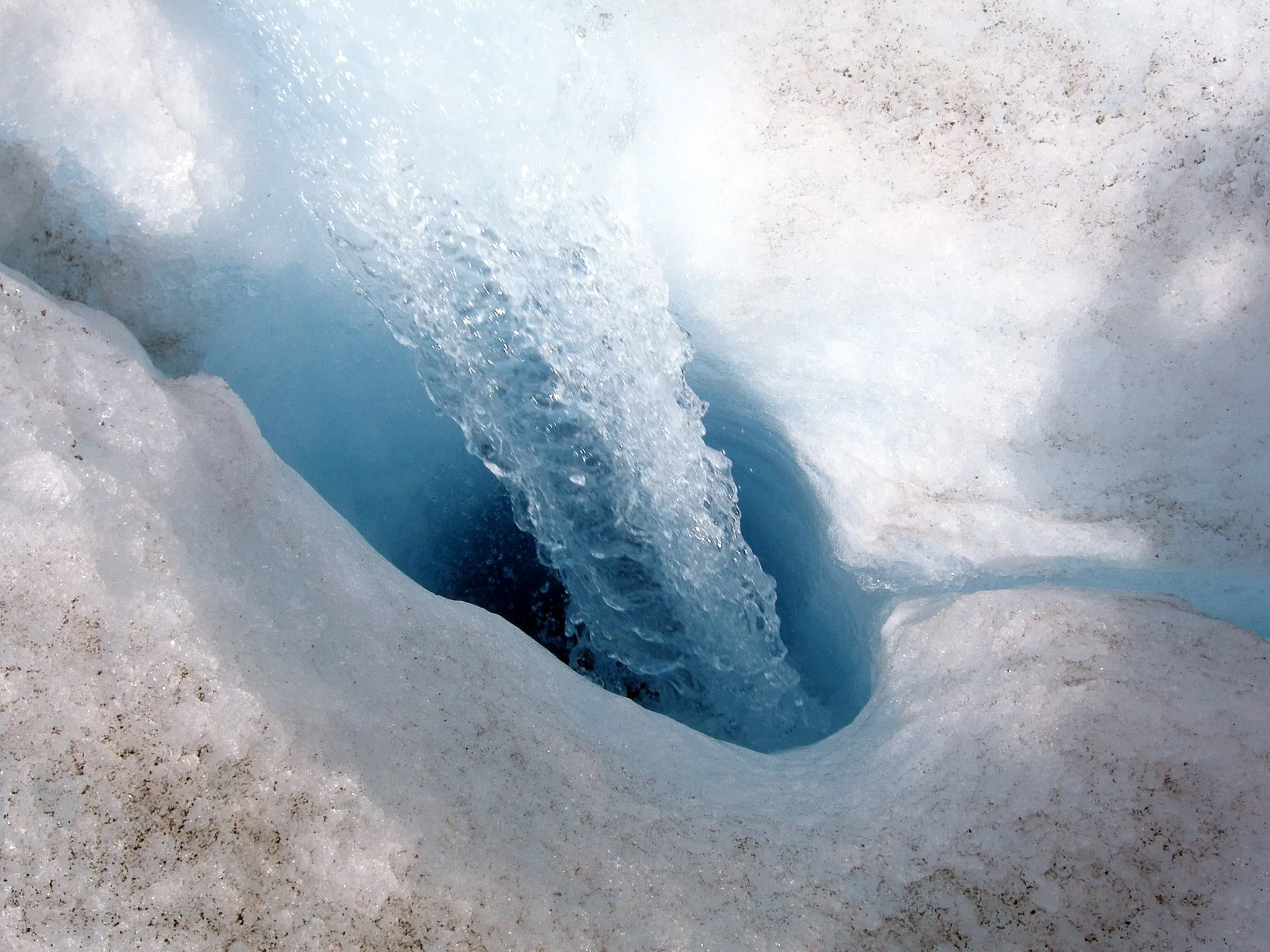 Photo showing: Moulin at the Athabasca Glacier