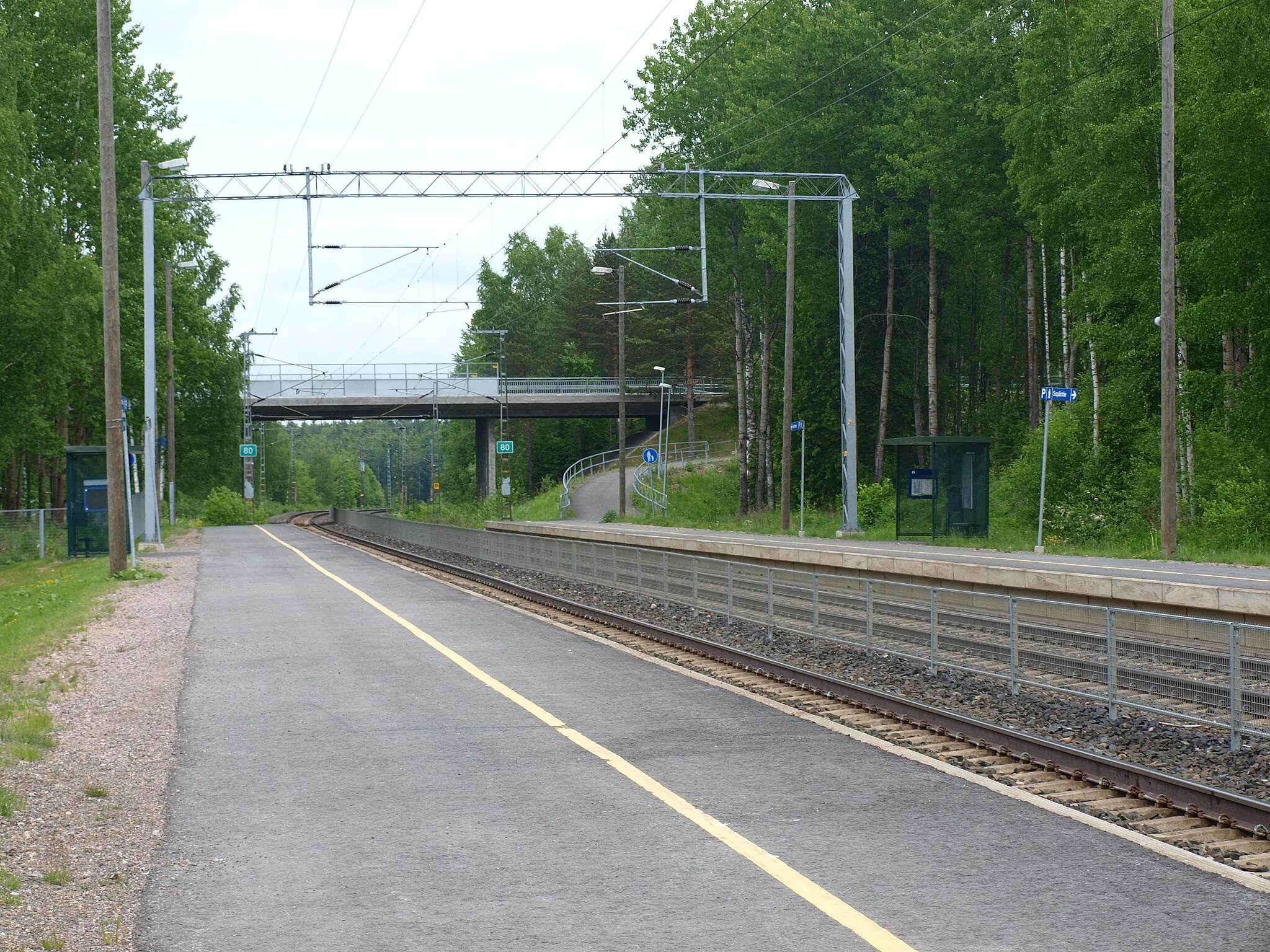 Photo showing: New platform of Hikiä railway station in Hausjärvi, Finland